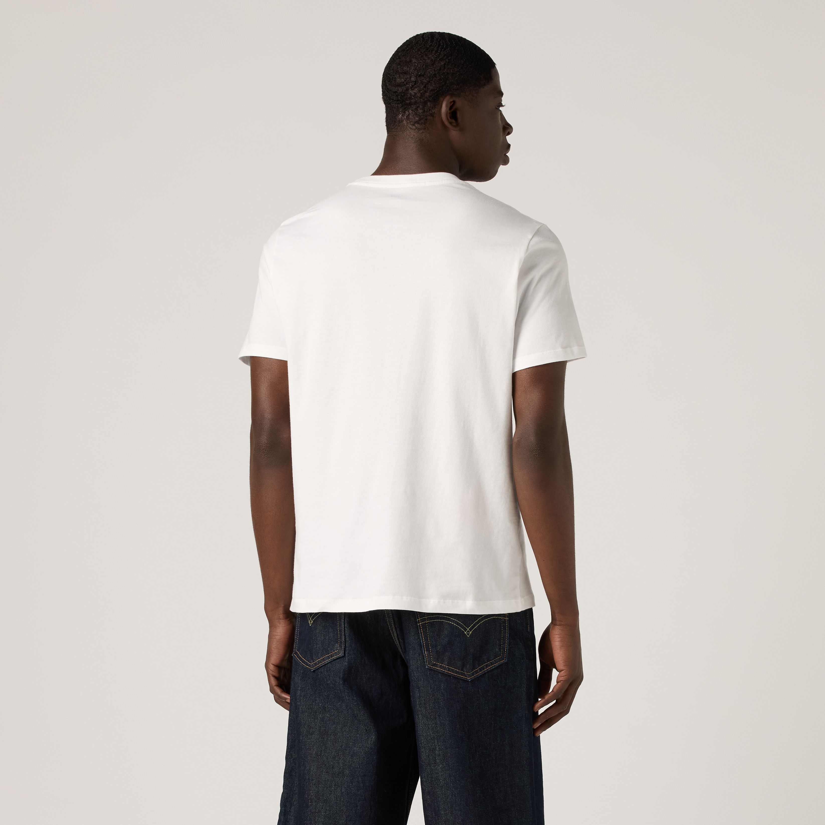 Standard Fit Levi's® Logo Classic T-Shirt 4