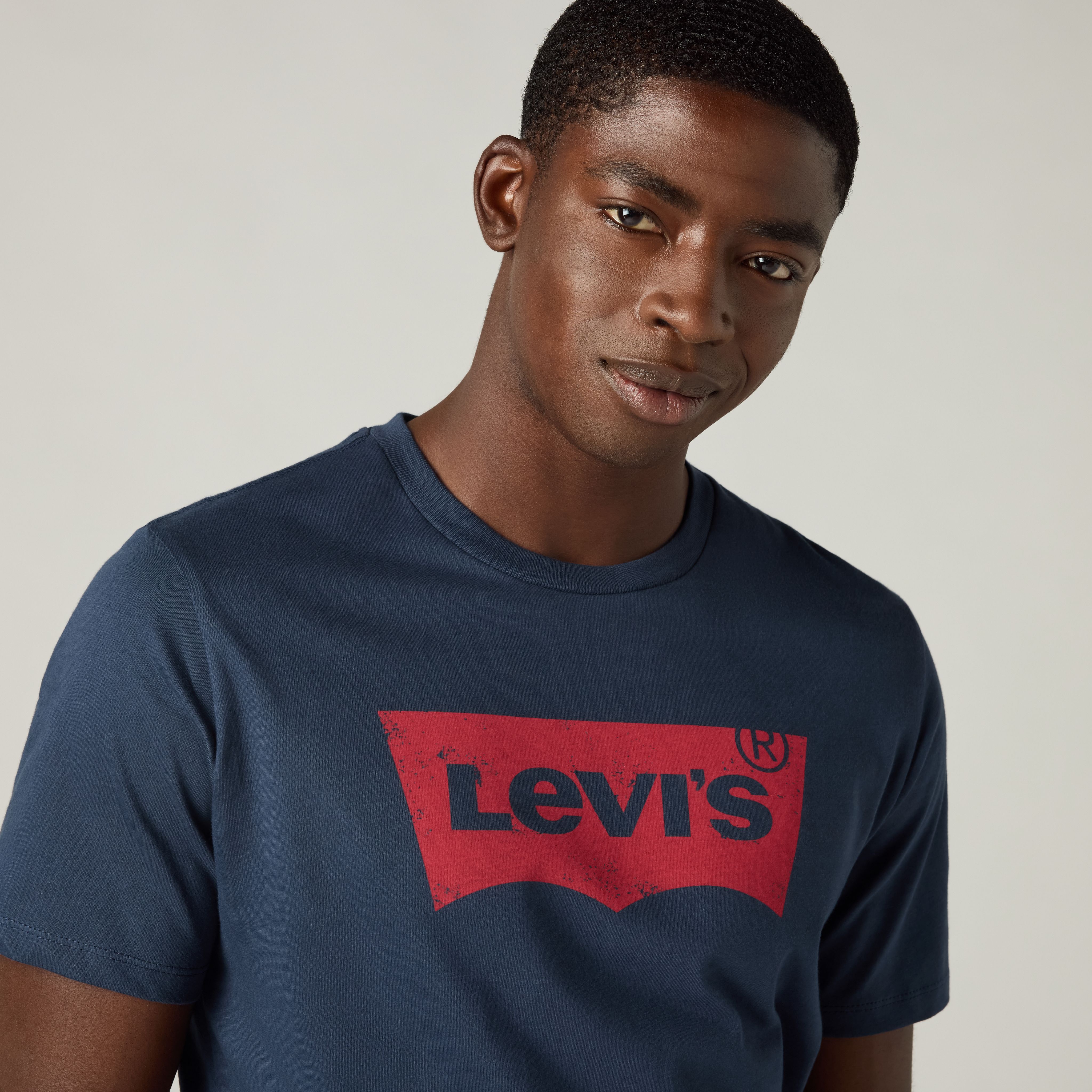 T-shirt med krave og grafik 2