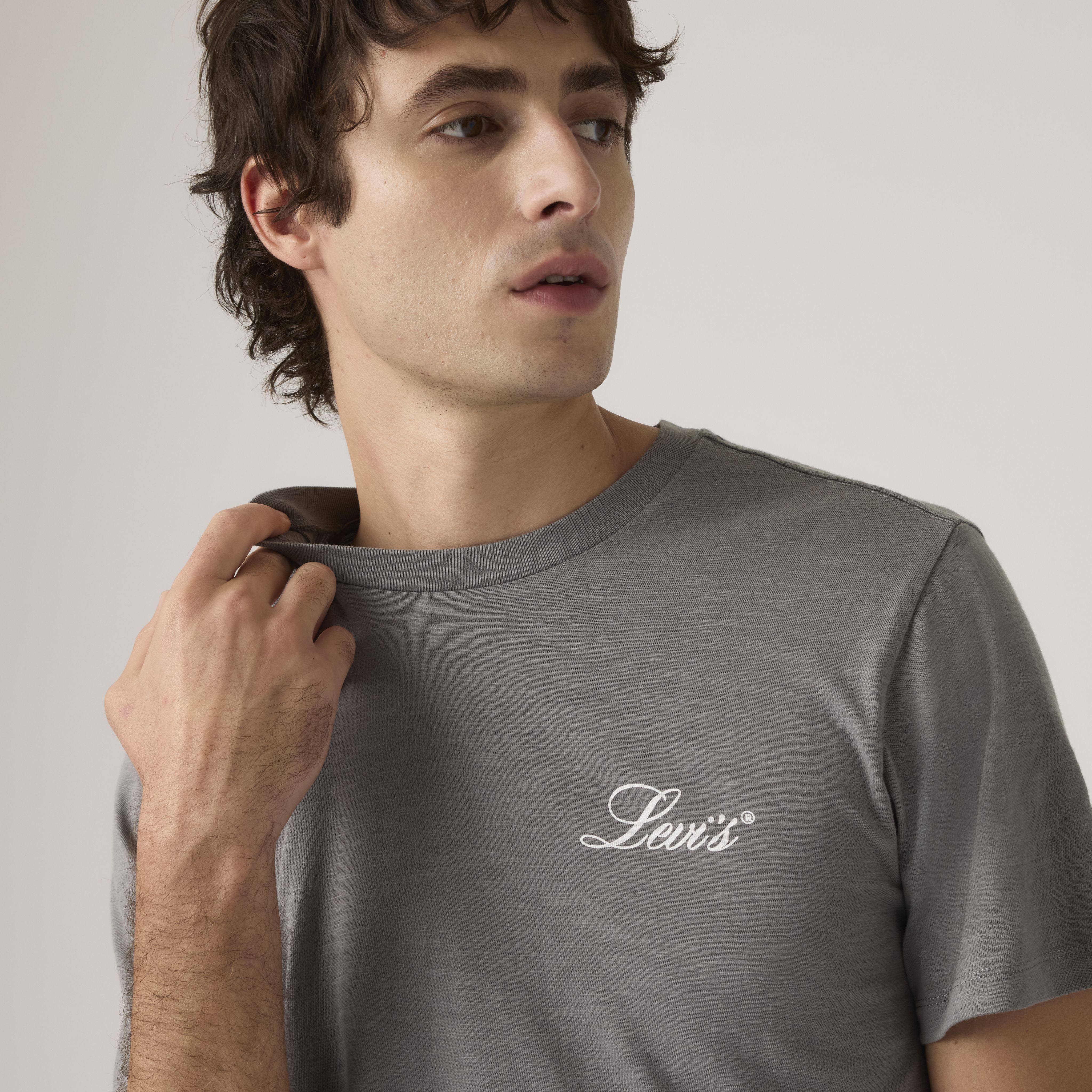 Standard Fit Classic Graphic T-Shirt 2