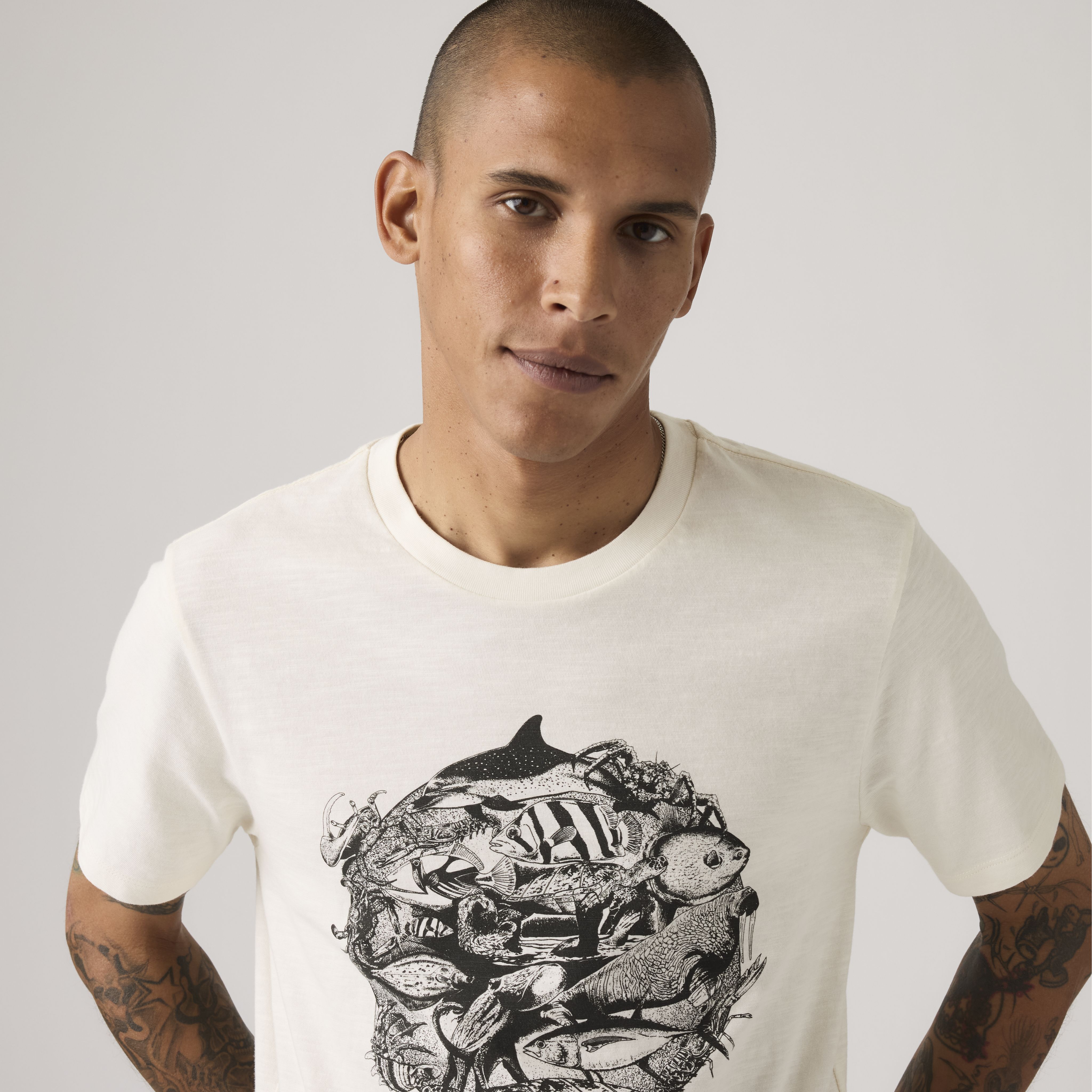 Standard Fit Classic Graphic T-Shirt 2