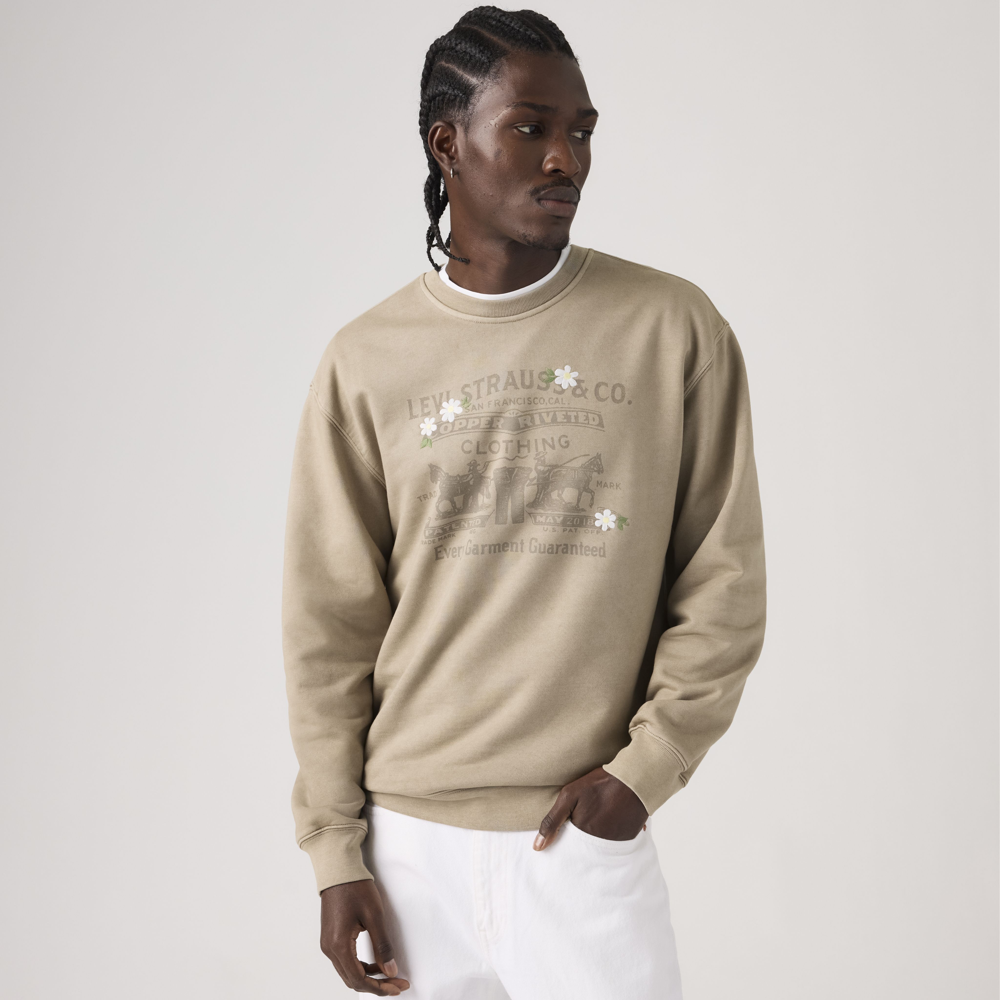 Relaxed Graphic Crewneck Sweatshirt 1