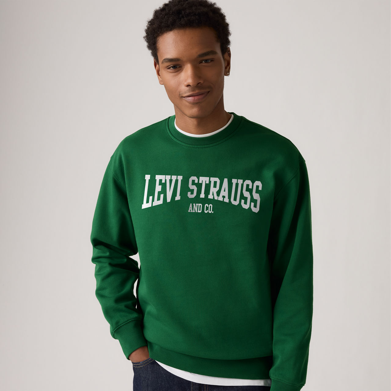 Relaxed Graphic Crewneck Sweatshirt 1