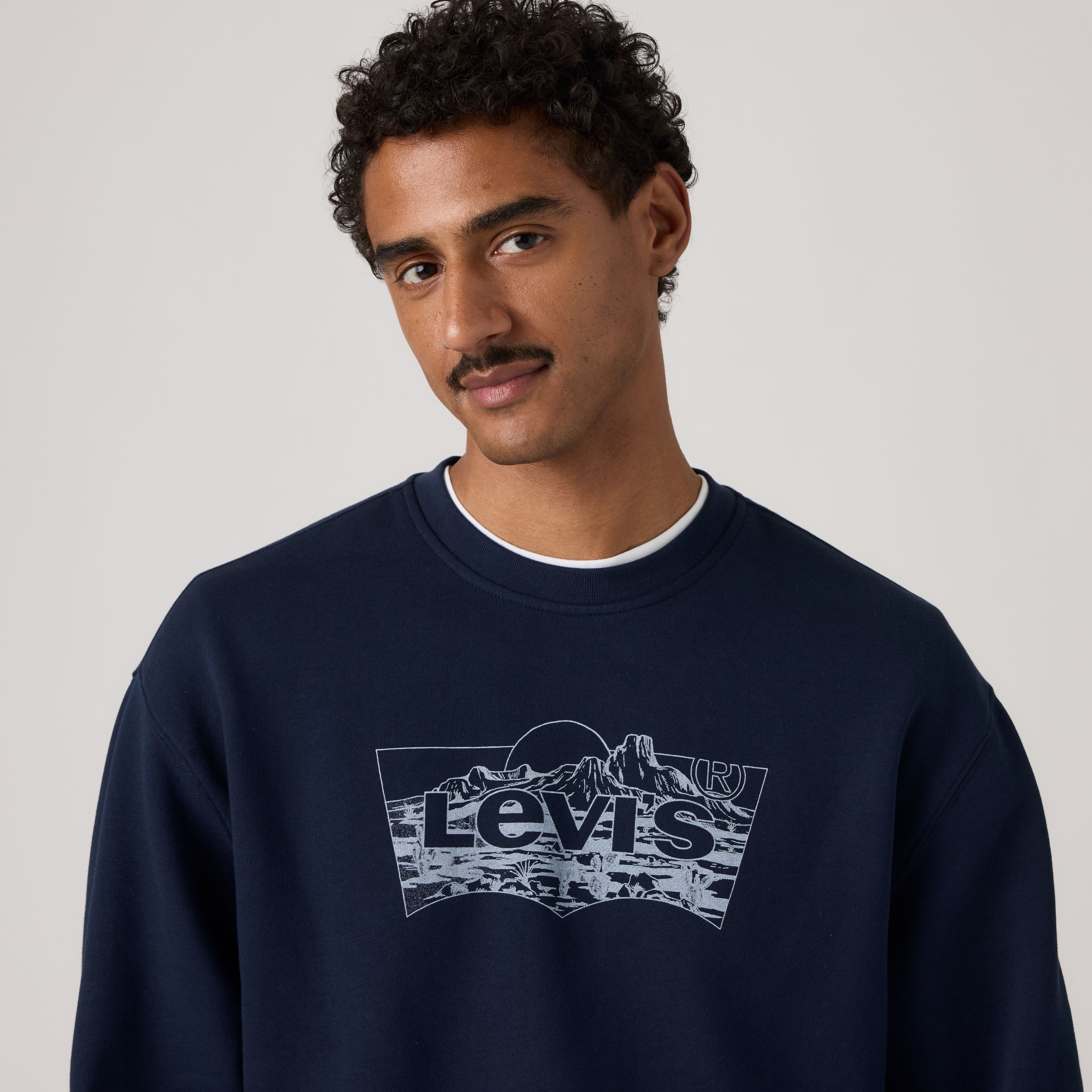 Relaxed Graphic Crewneck Sweatshirt 2