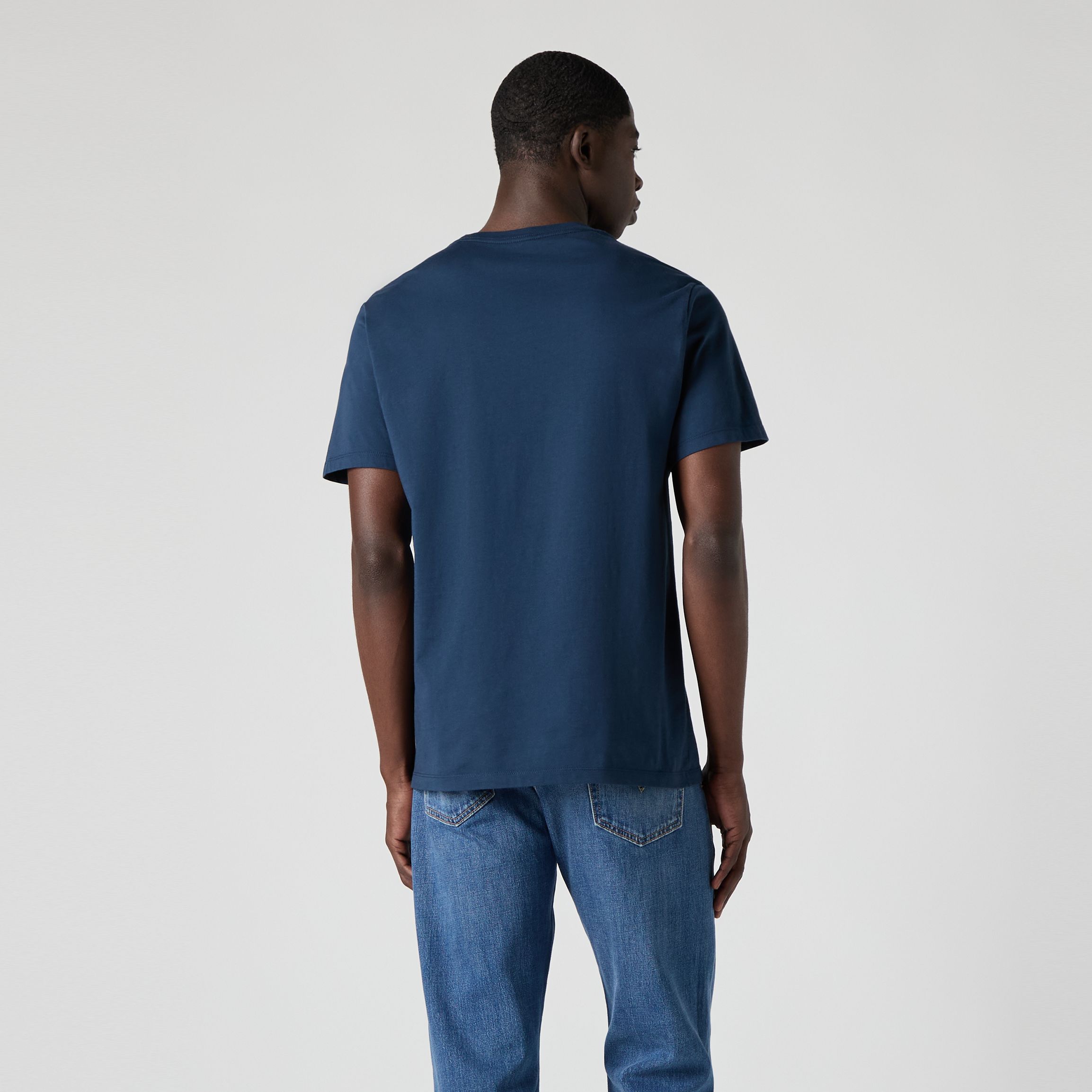 Sportswear Graphic T-Shirt 4