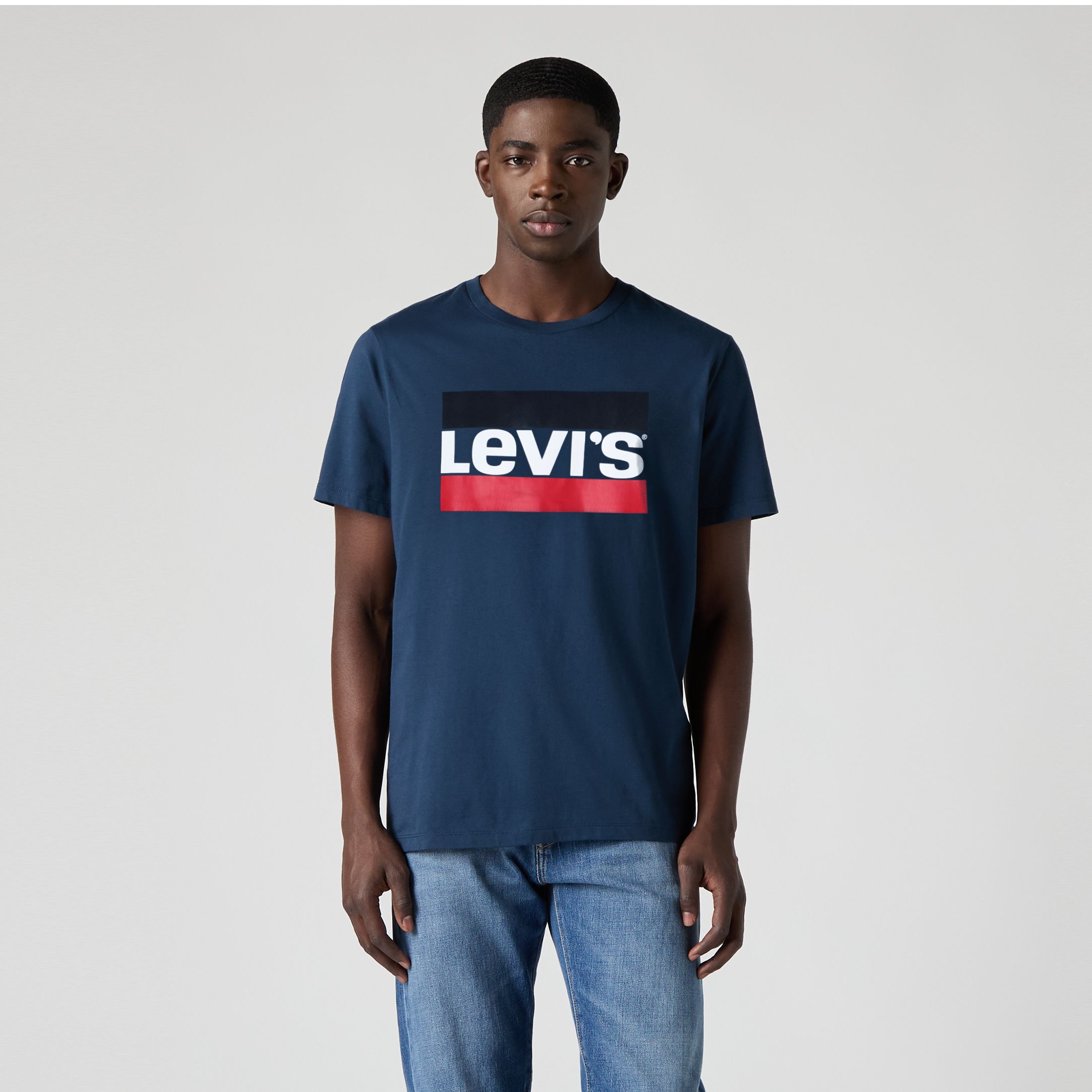 Sportswear Graphic T-Shirt 3