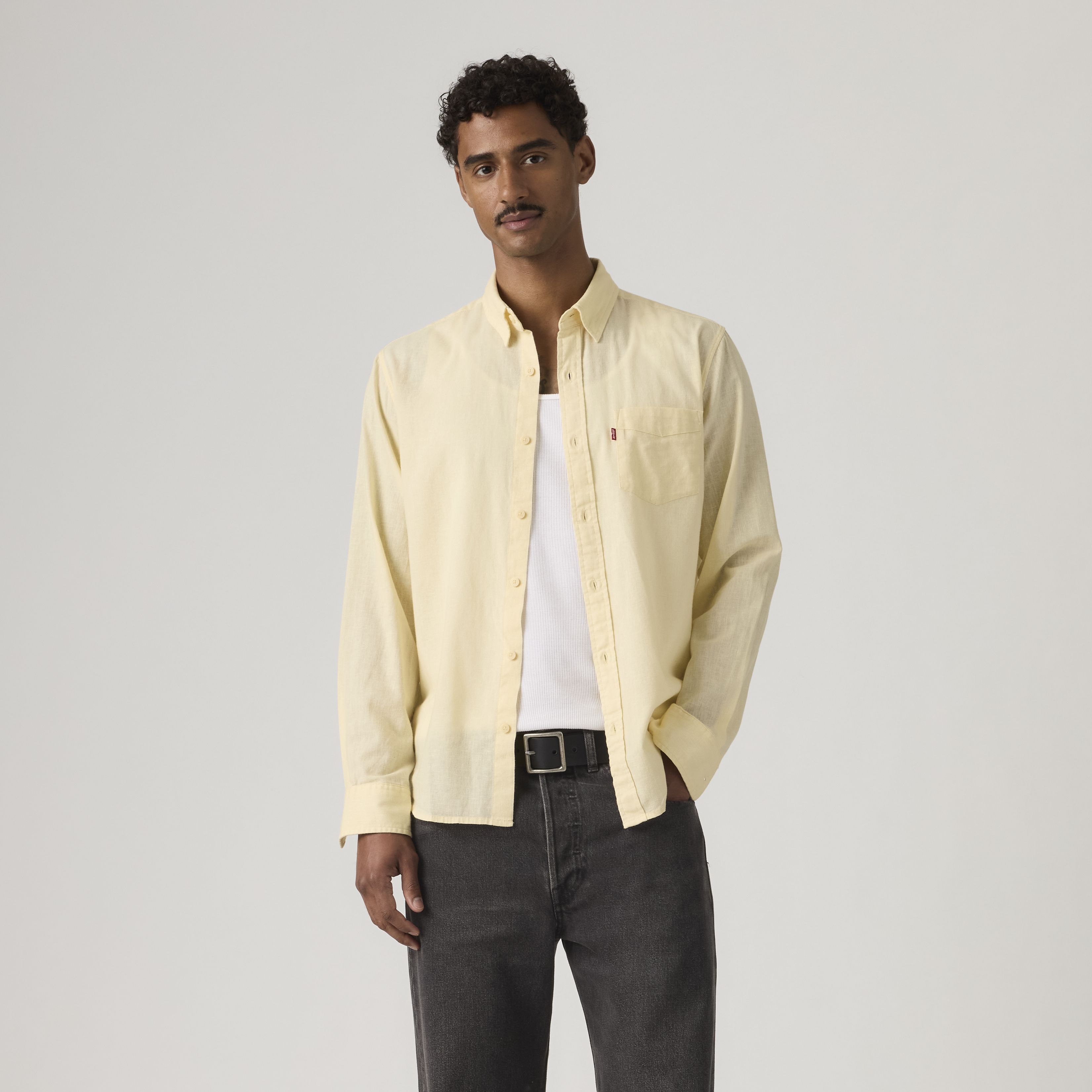 Klassisk skjorta i standard fit med en ficka 3