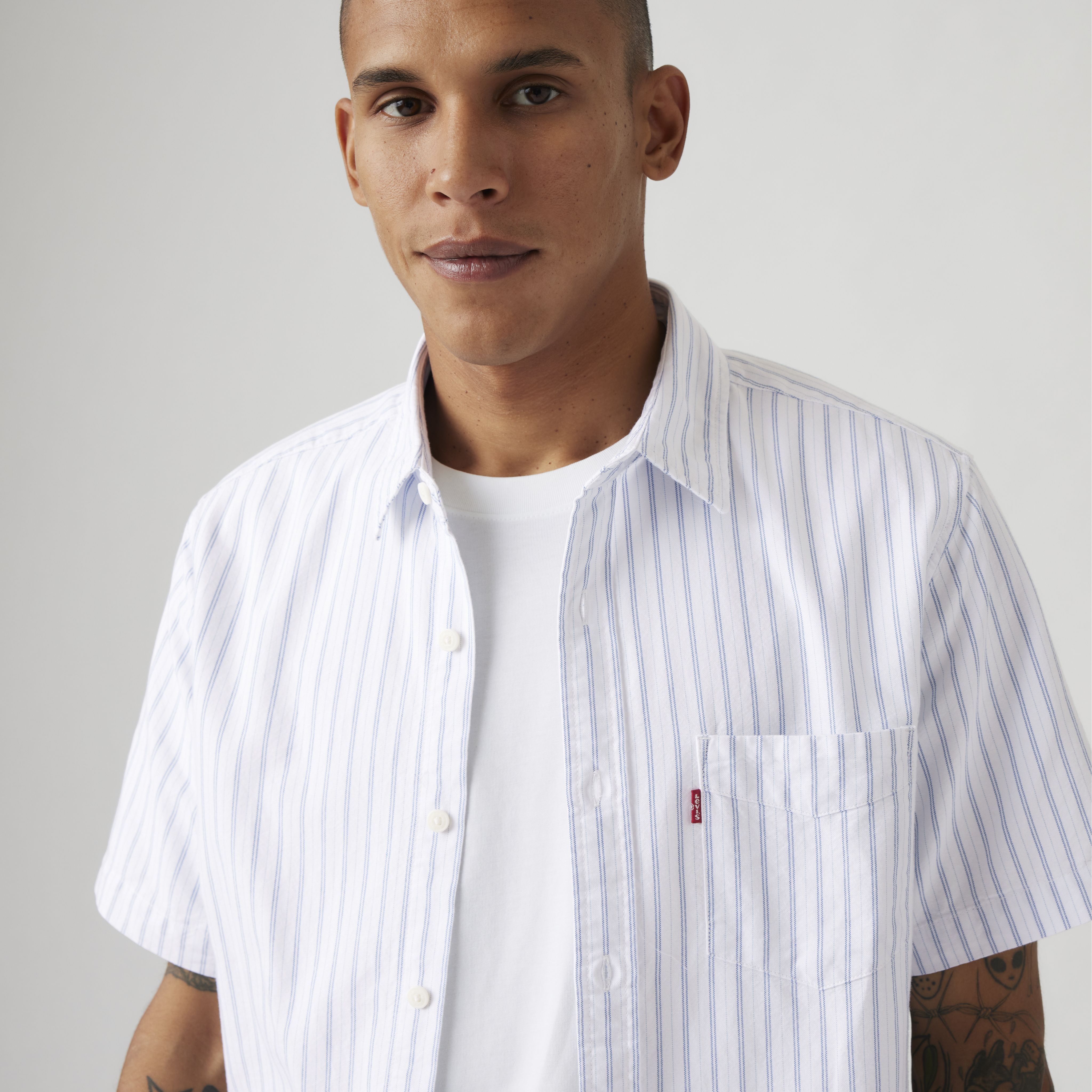 Short Sleeve Classic One Pocket Standard Fit Shirt 2