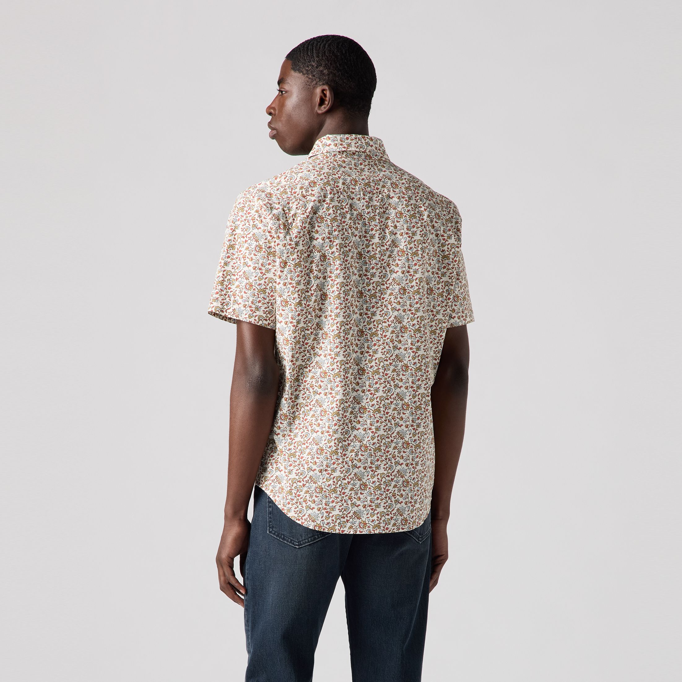 Short Sleeve Classic One Pocket Standard Fit Shirt 3