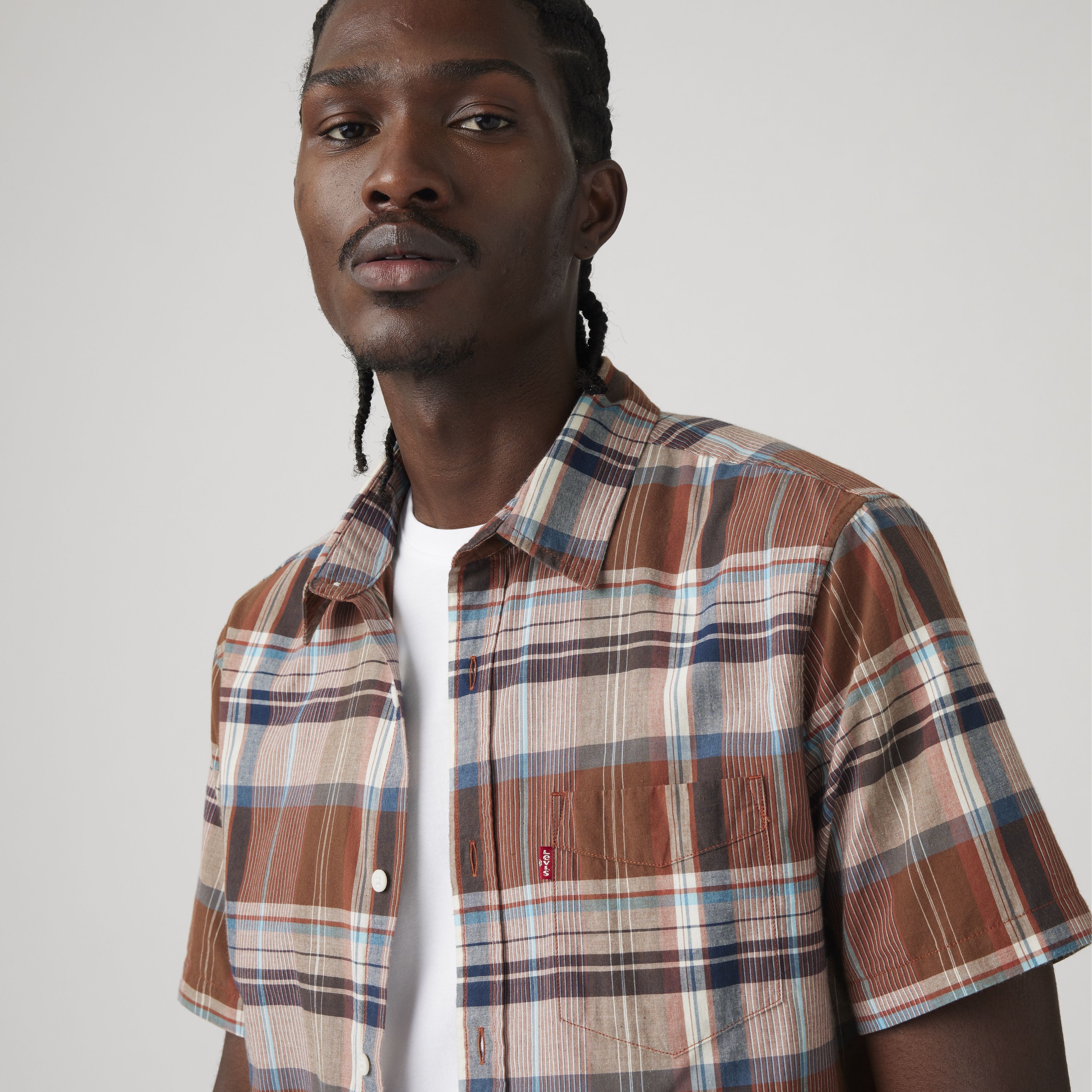 Short-Sleeve Classic One Pocket Standard Fit Shirt 2
