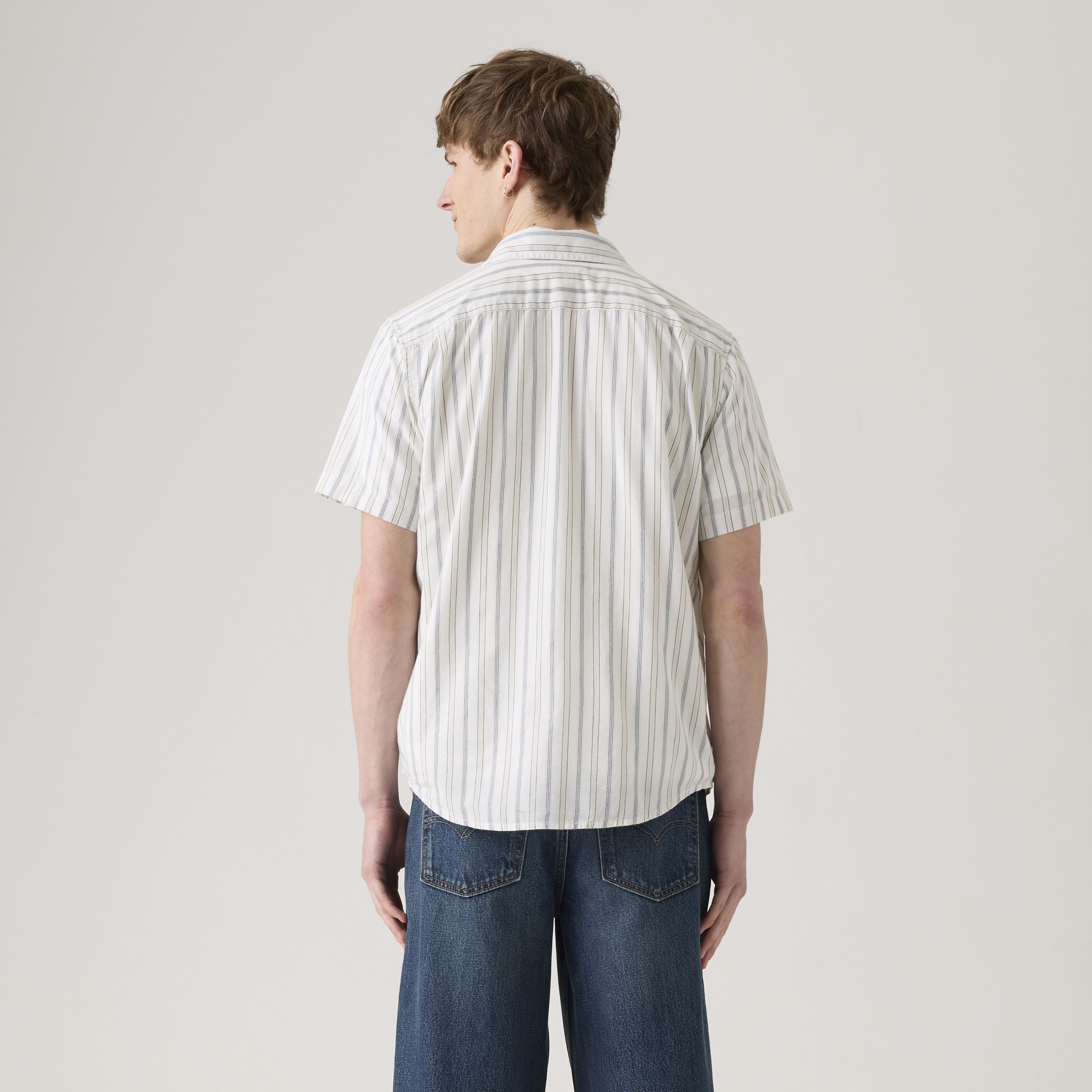 Short-Sleeve Classic Standard Fit Shirt 3