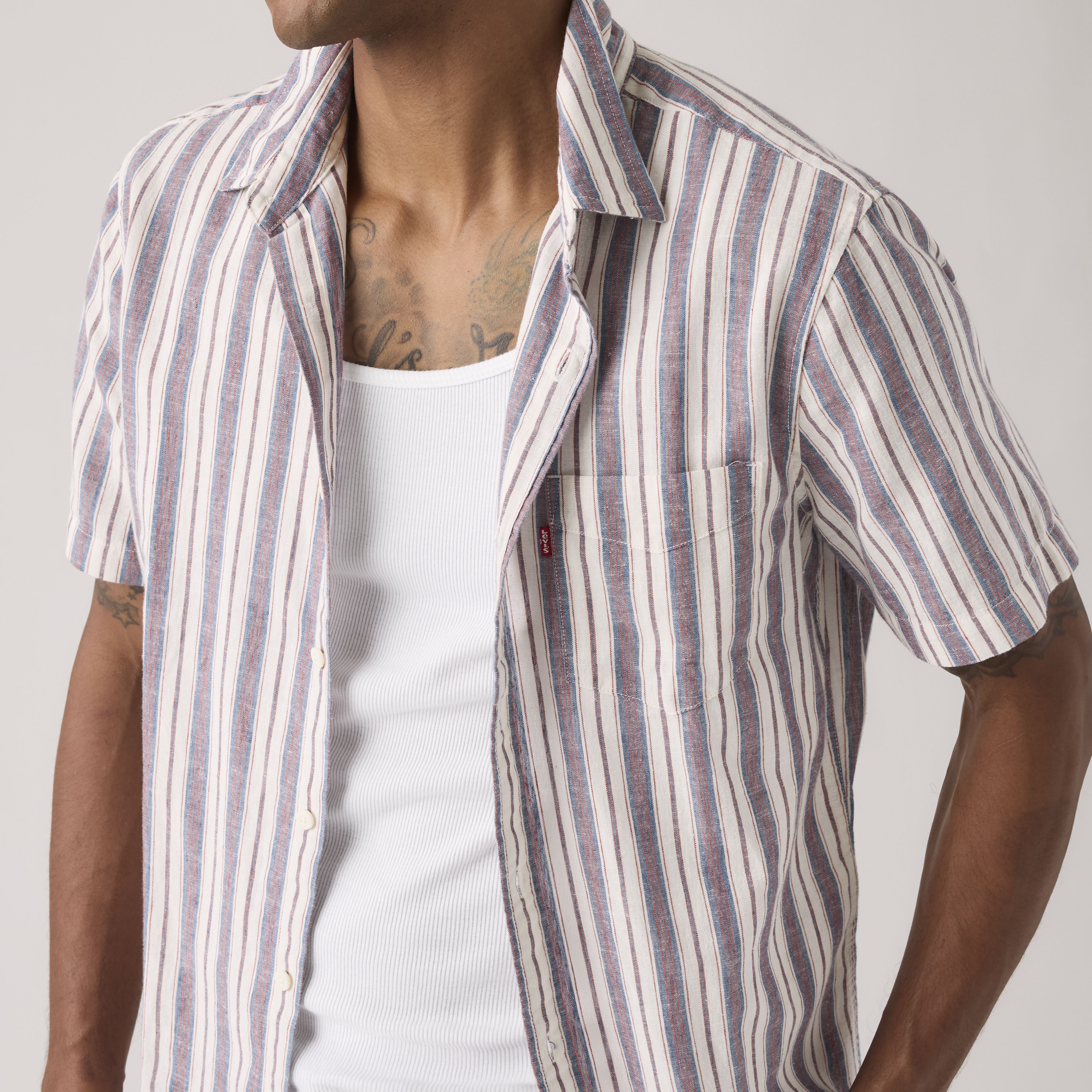 Short-Sleeve Classic One Pocket Standard Fit Shirt 2
