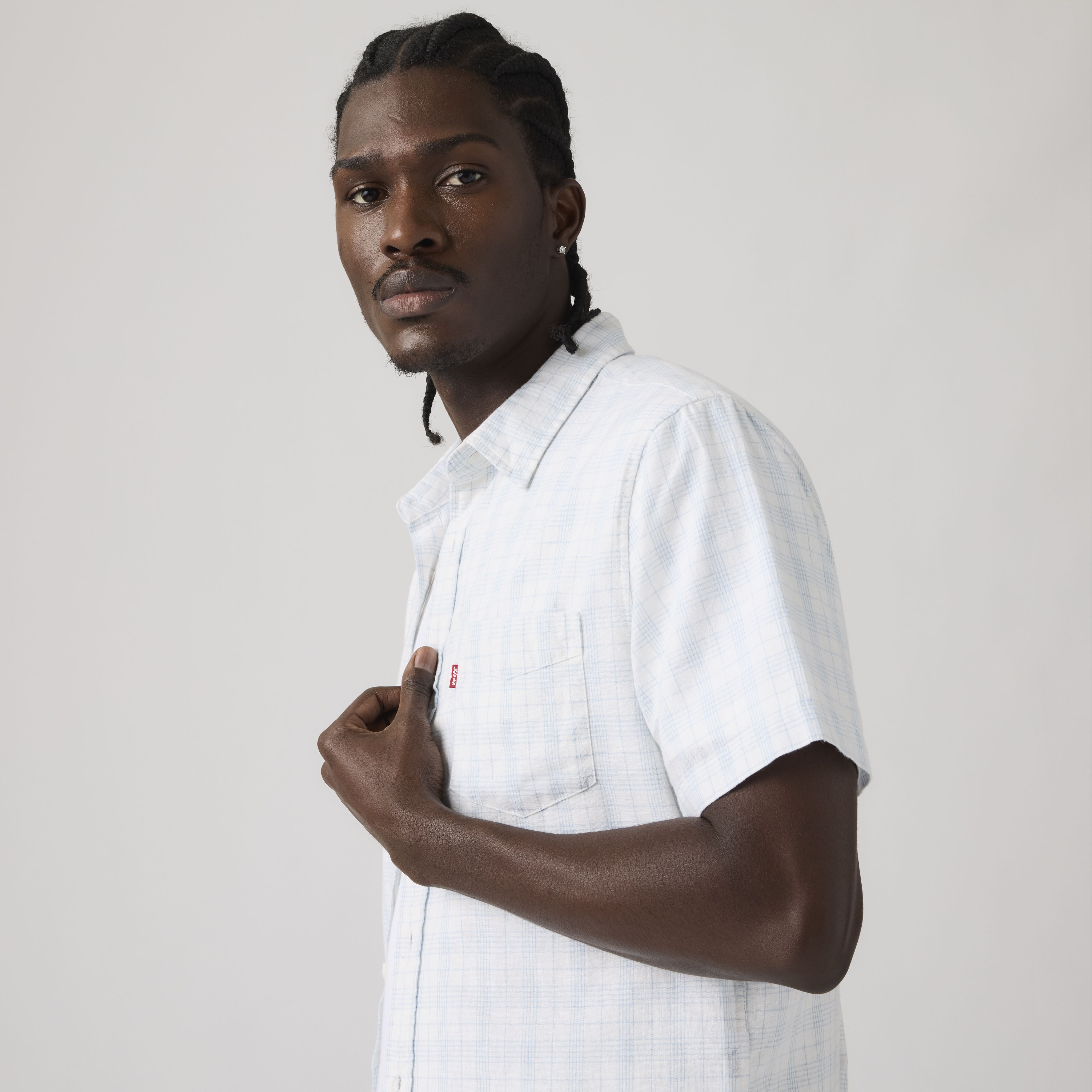 Short-Sleeve Classic One Pocket Standard Fit Shirt 2