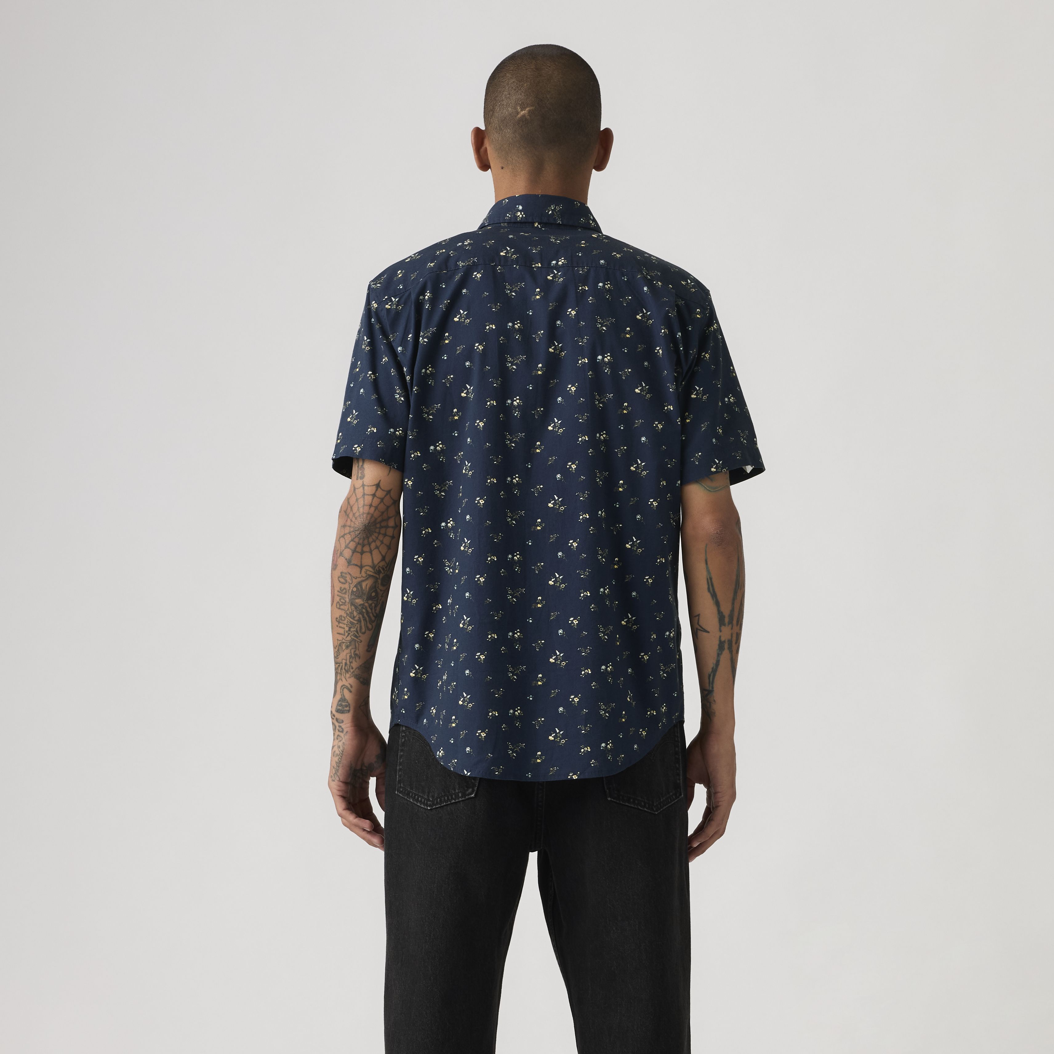 Short-Sleeve Classic One Pocket Standard Fit Shirt 4