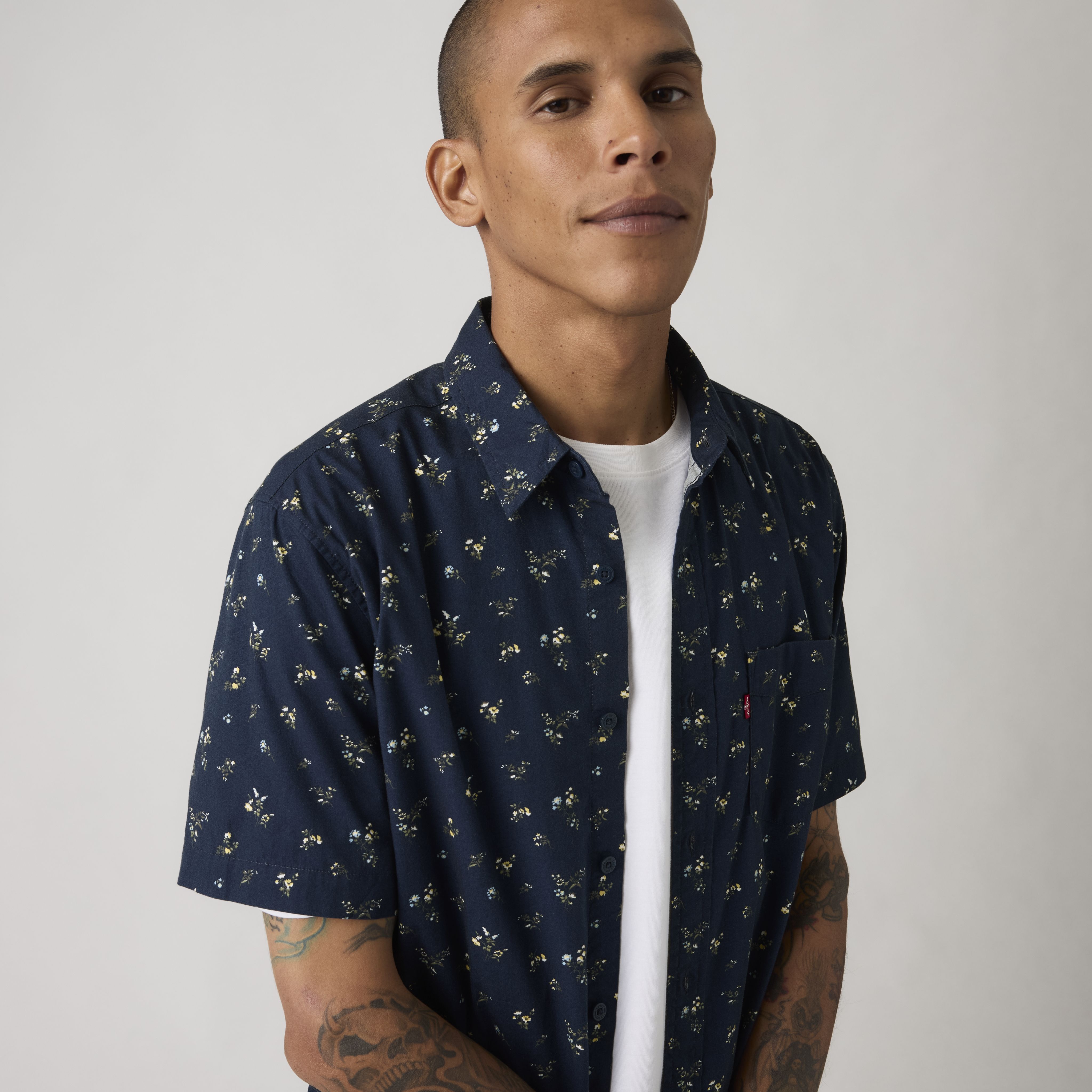 Short-Sleeve Classic One Pocket Standard Fit Shirt 2