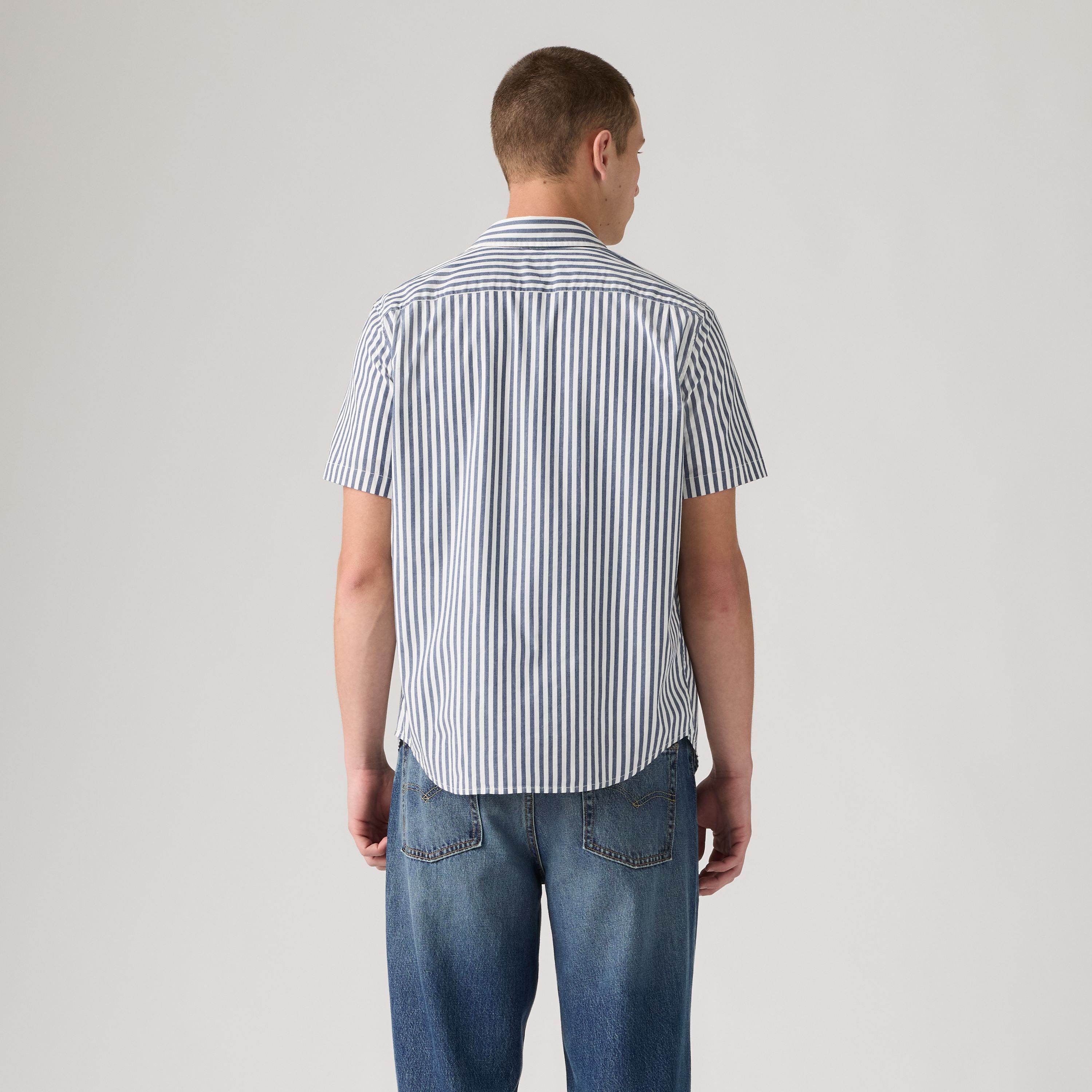 Classic One Pocket Standard Short-Sleeve Shirt 4