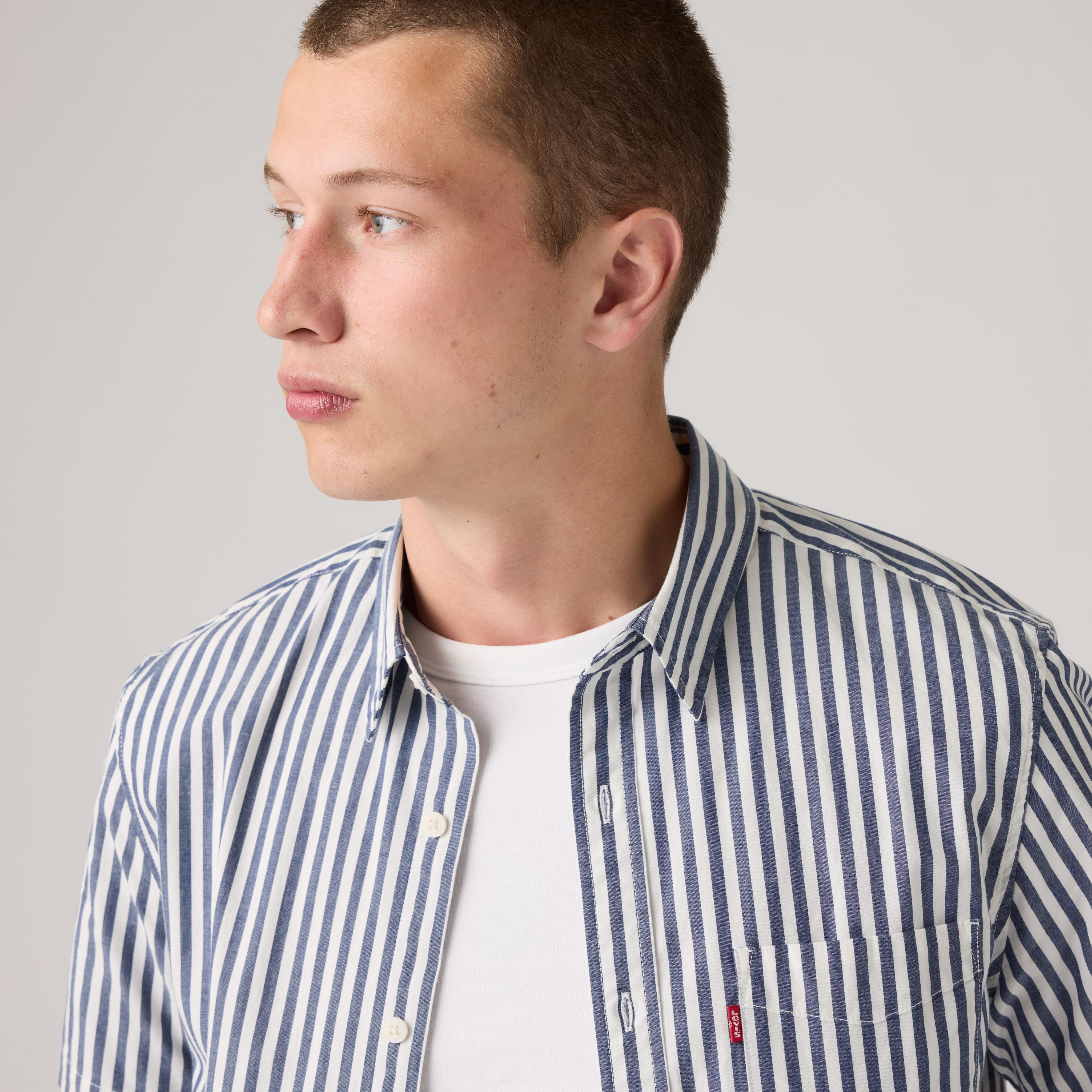 Classic One Pocket Standard Short-Sleeve Shirt 2