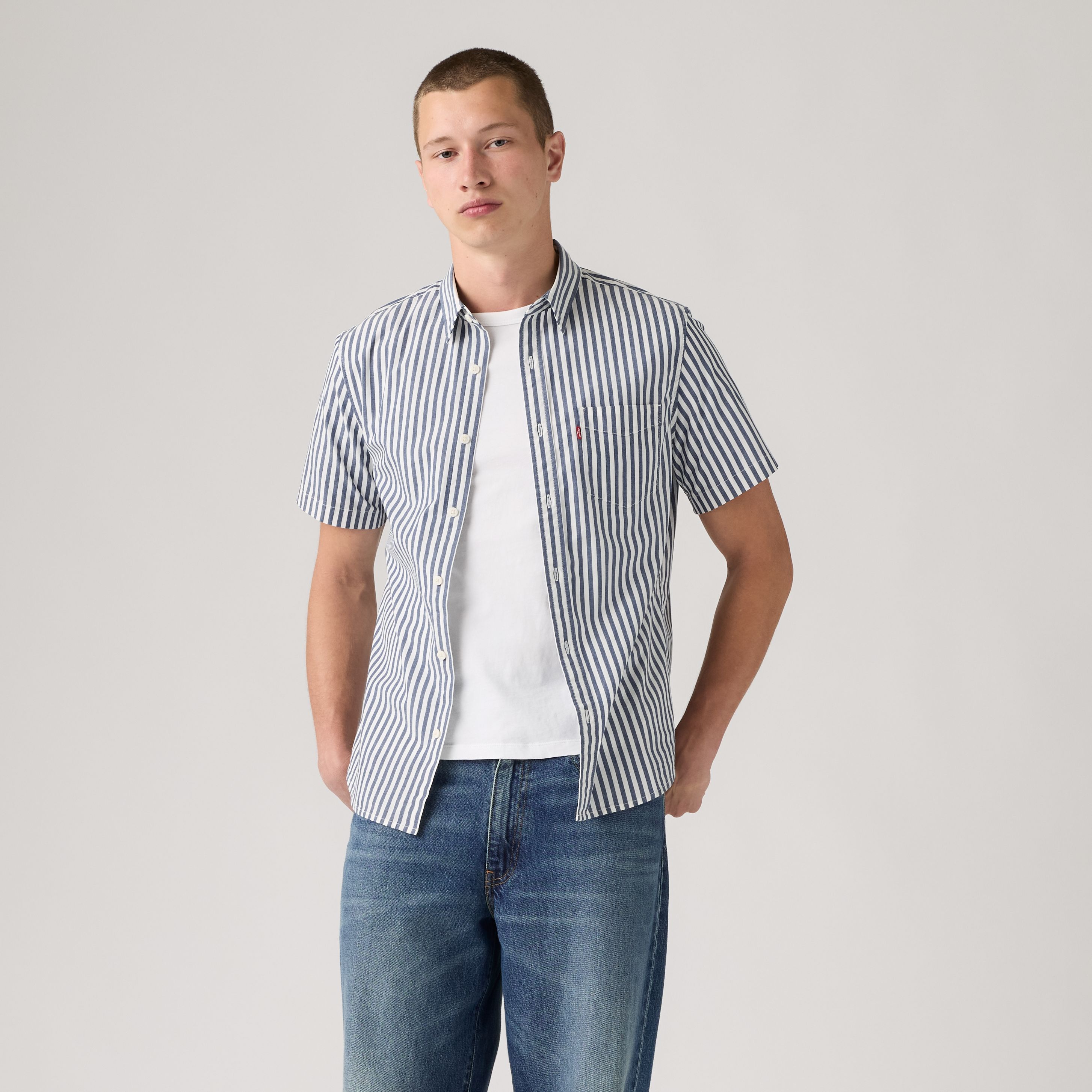 Classic One Pocket Standard Short-Sleeve Shirt 3
