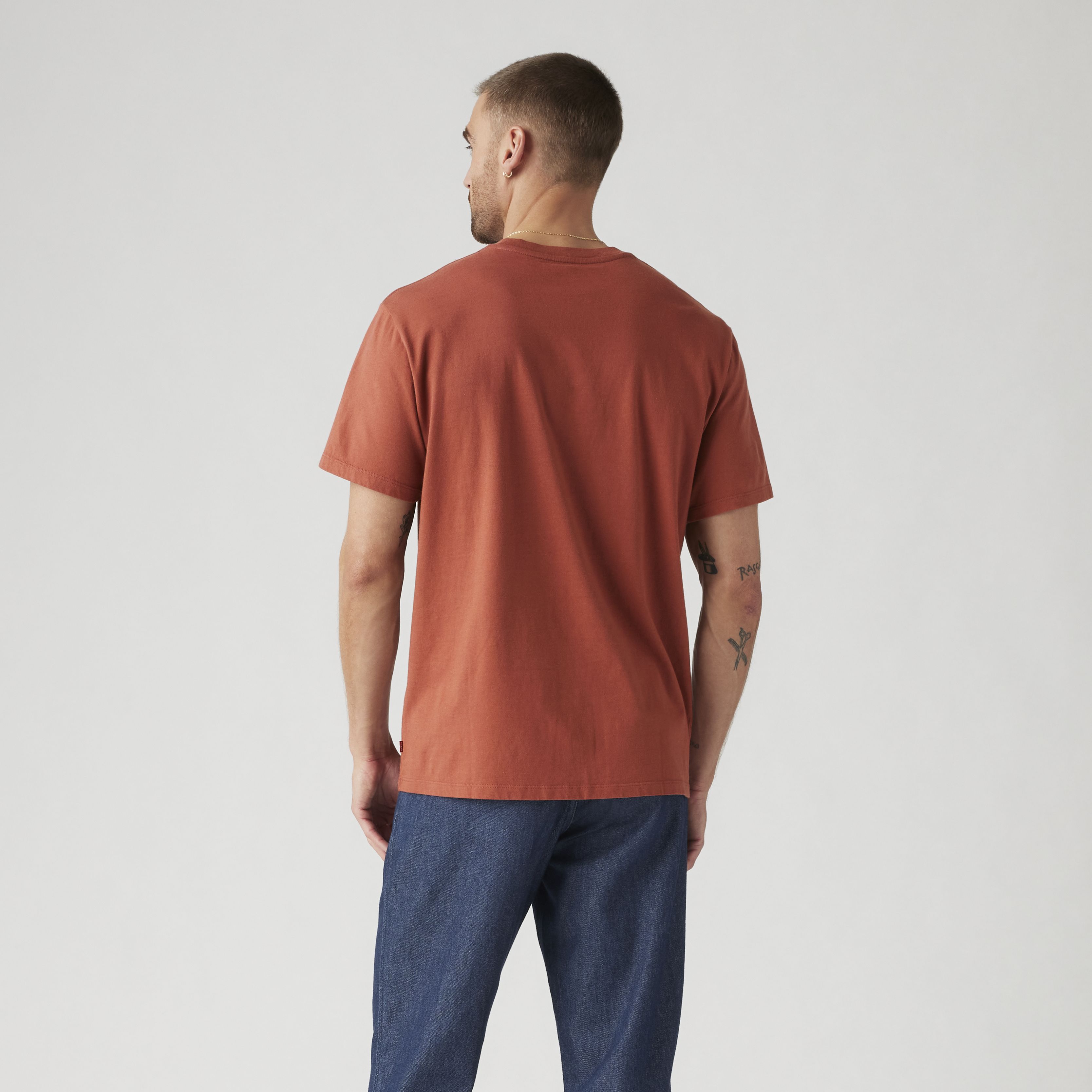 Essential T-Shirt 4