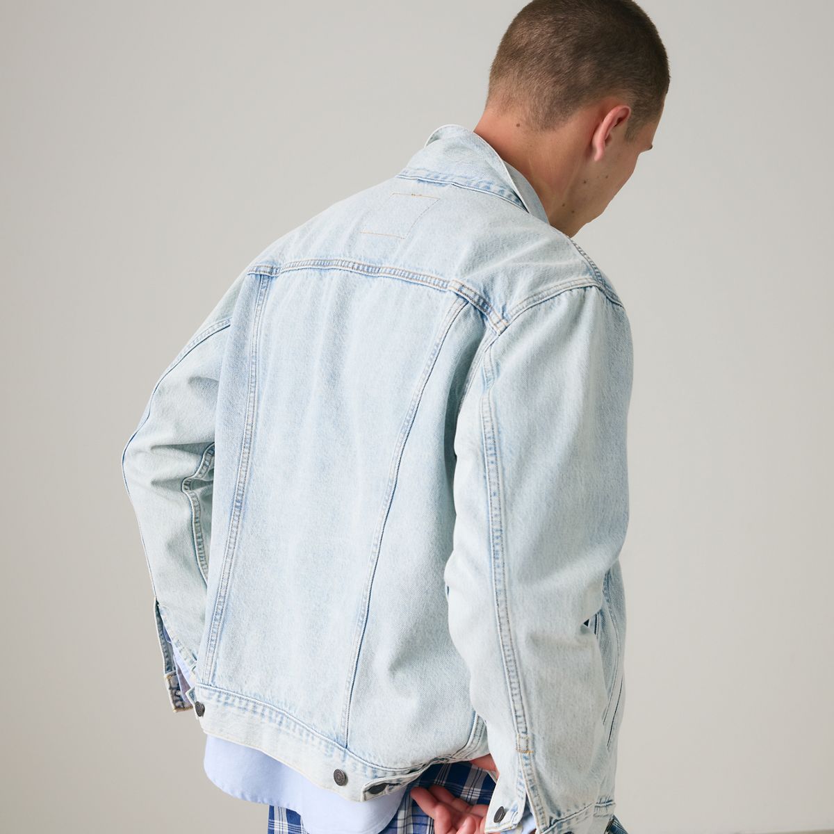 Relaxed Thermodapt Trucker Jacket — Brightside - Light Wash
