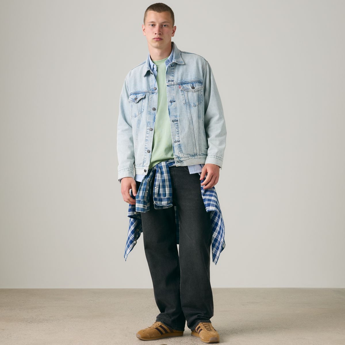 Relaxed Thermodapt Trucker Jacket — Brightside - Light Wash