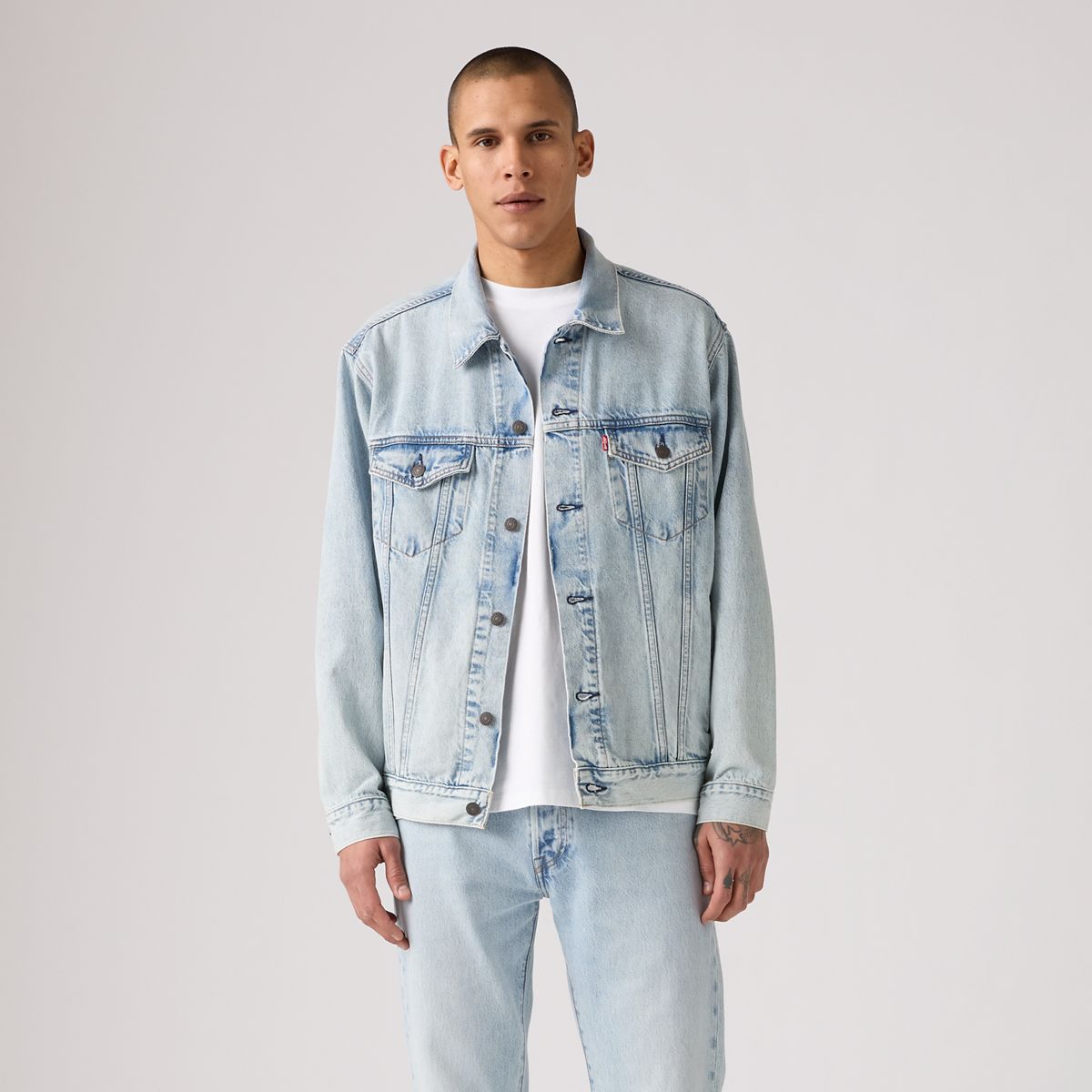 Relaxed Thermodapt Trucker Jacket — Brightside - Light Wash