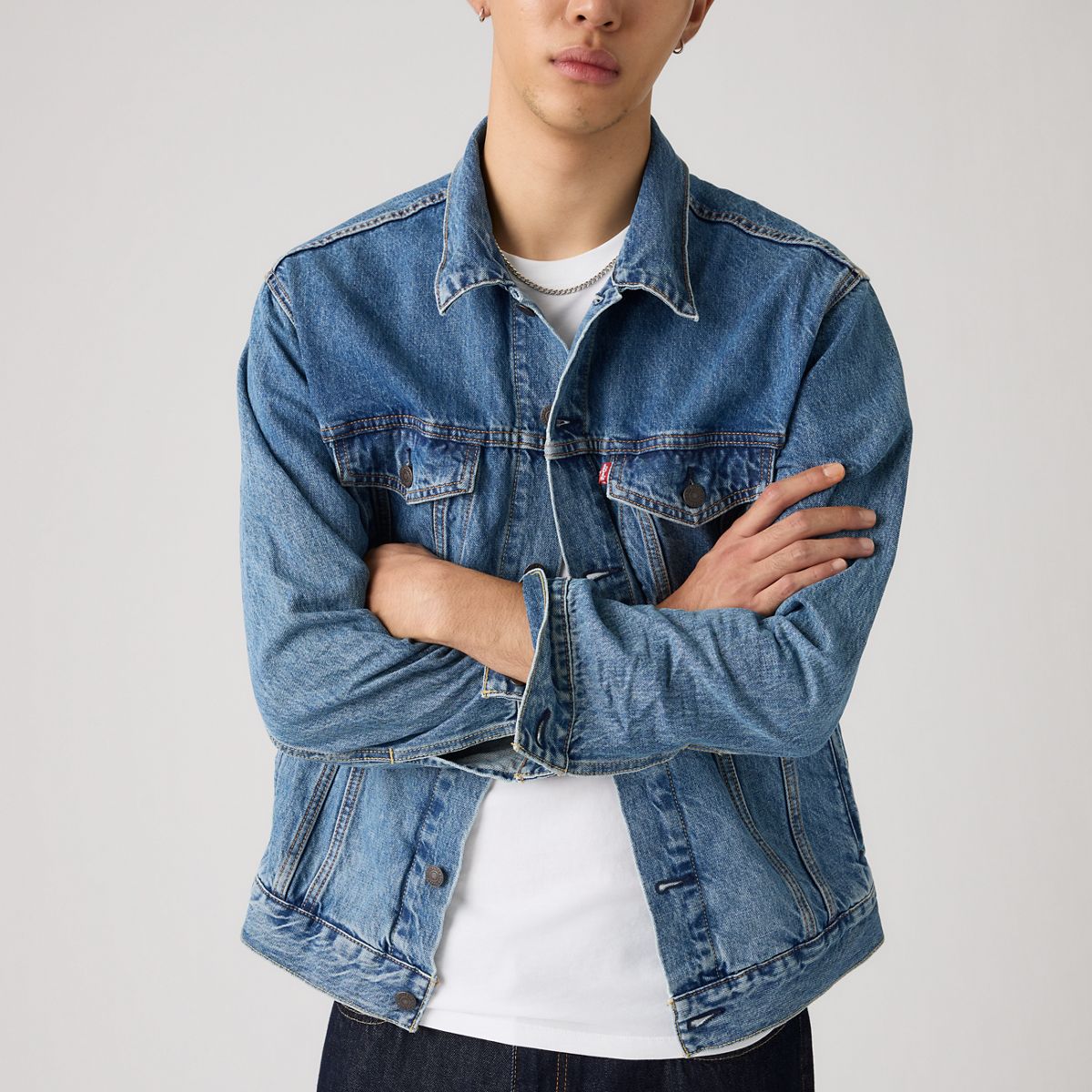 Relaxed Type III Trucker Jacket — Washed Away T - Blue