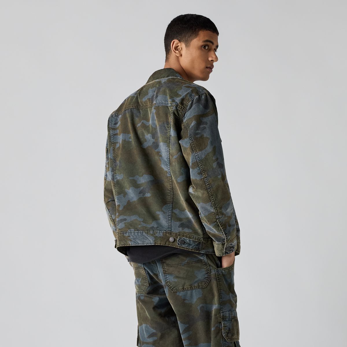 Relaxed Type III Trucker Jacket — Brady Camo Multi Teal - Grey