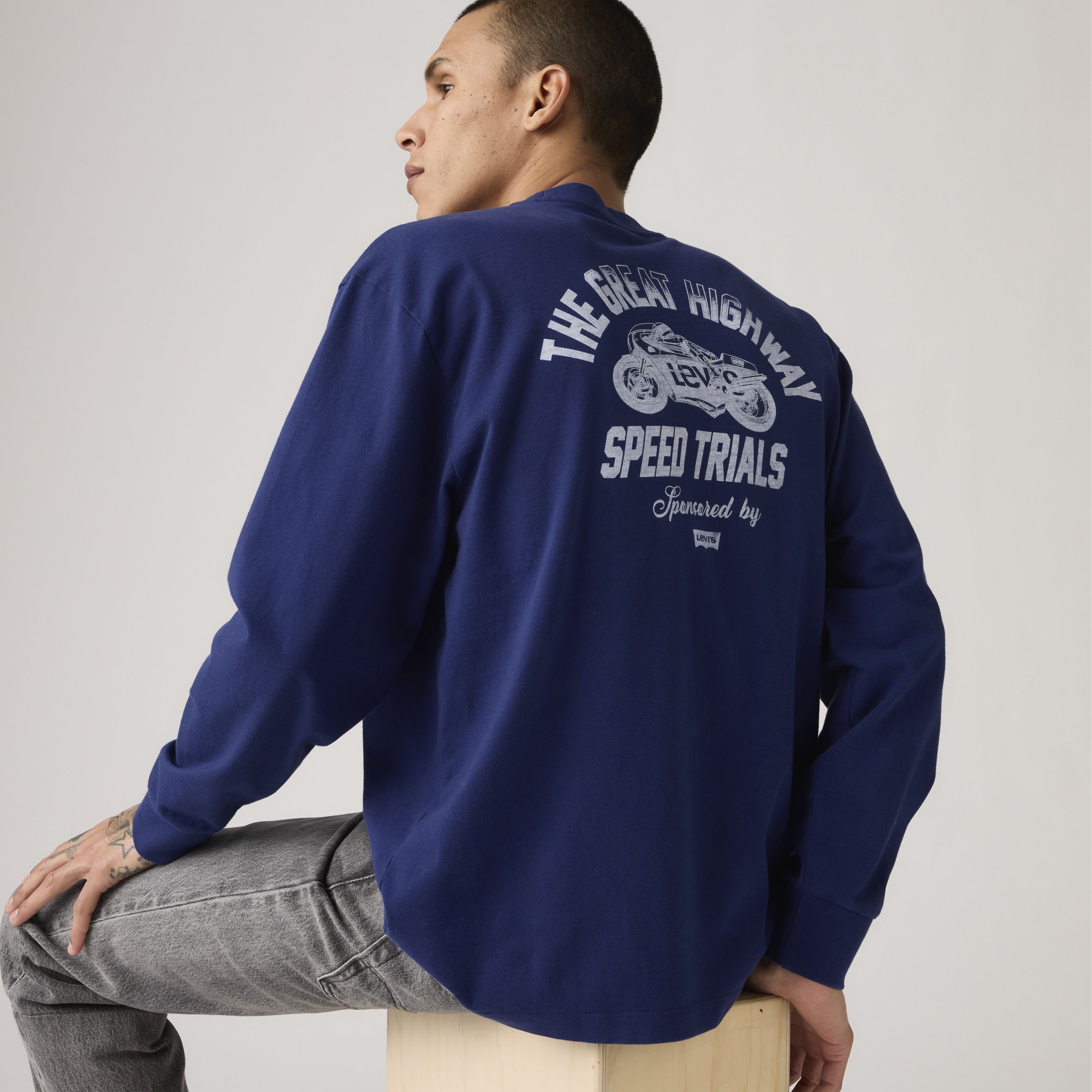 Long-Sleeve Graphic Authentic T-Shirt 1