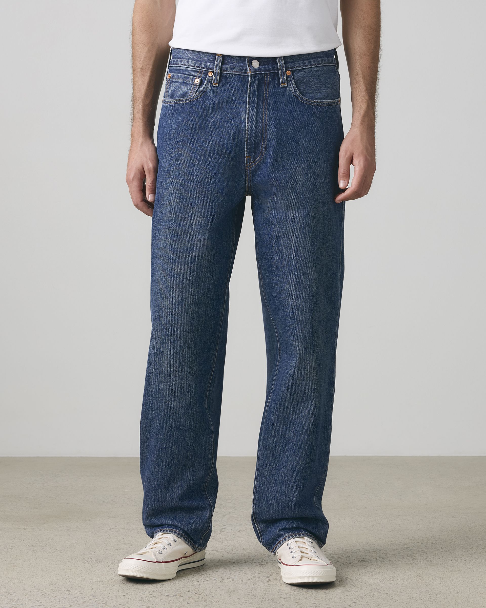 568™ Loose Straight