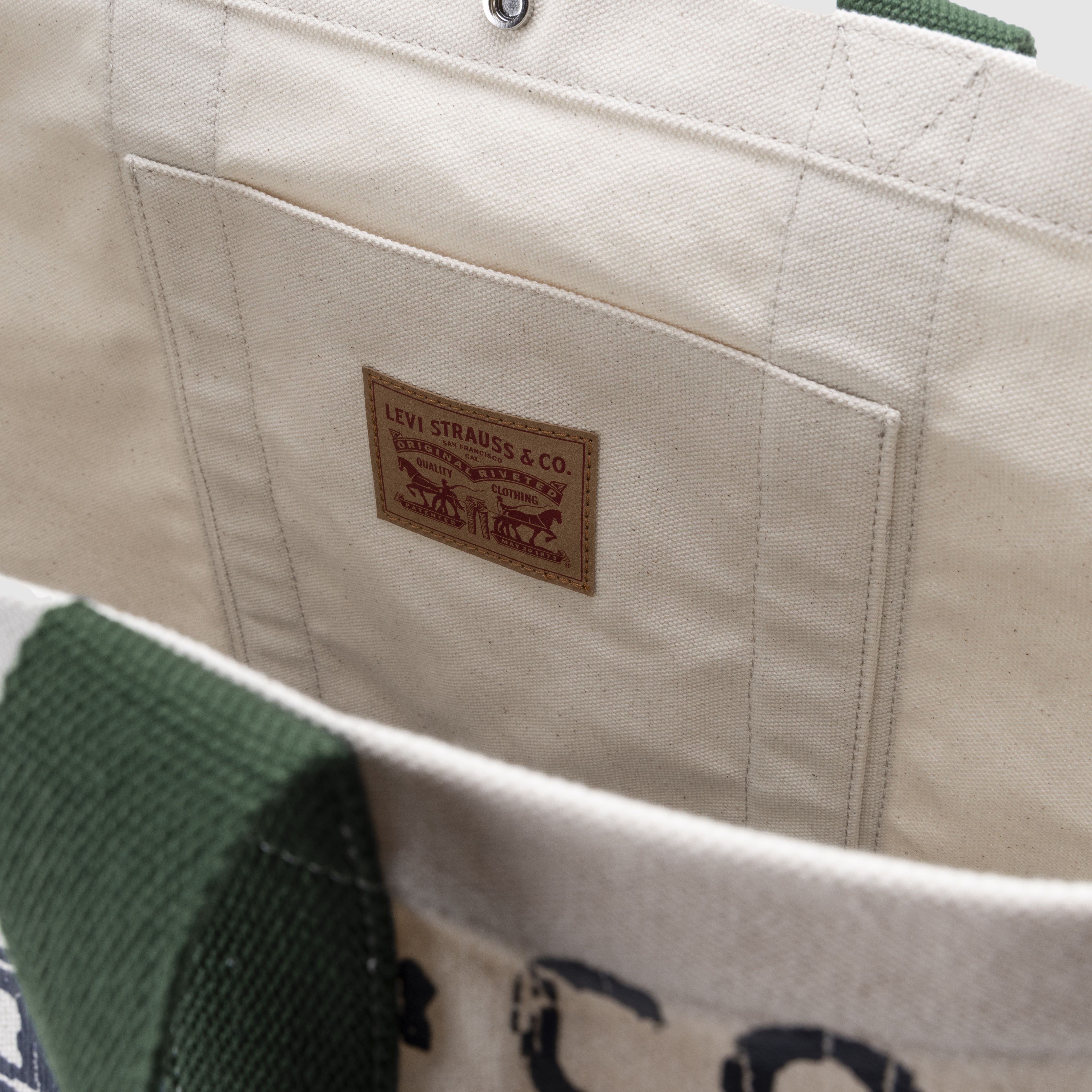 Two Horse Tote 4