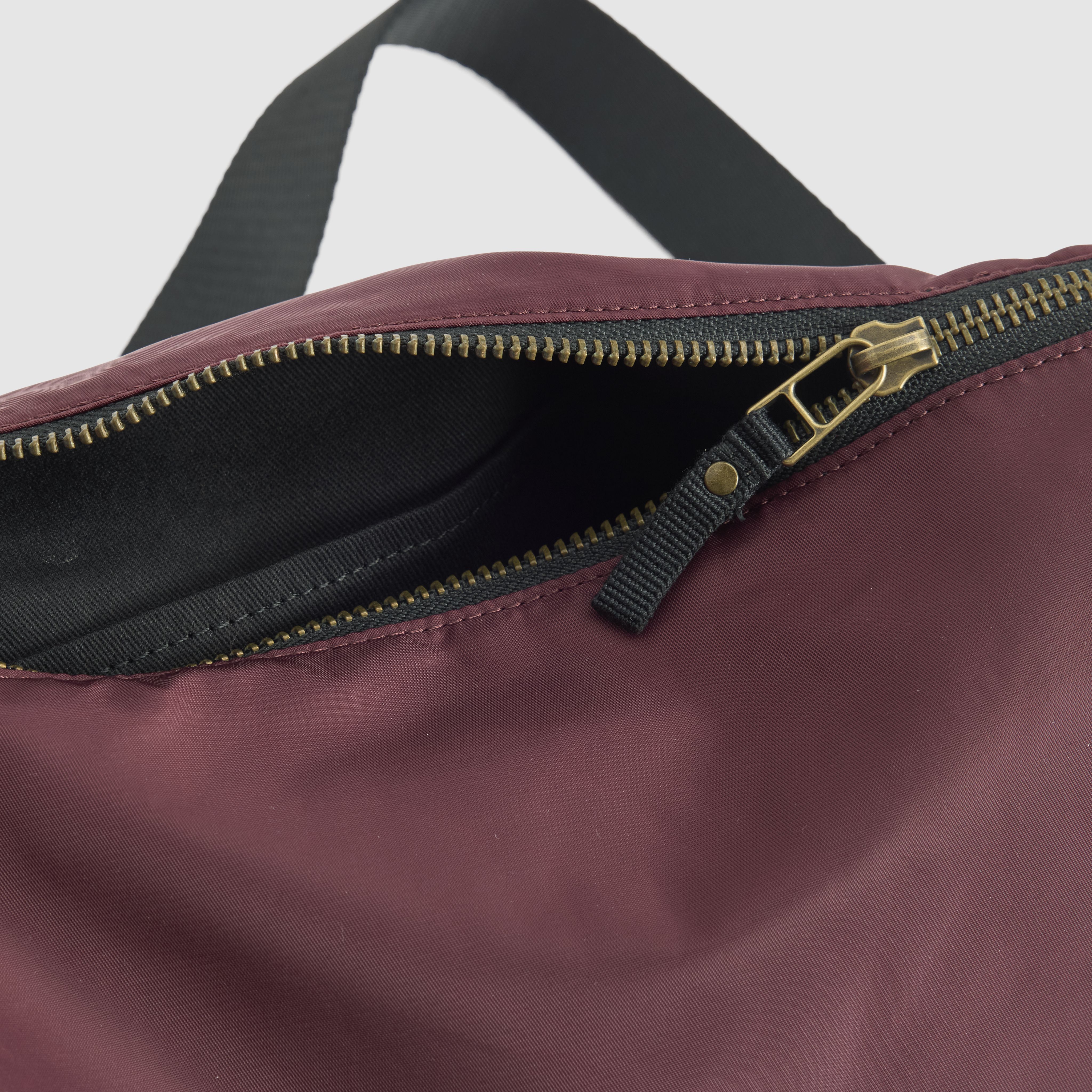 Levi's® Ali liten axelremsväska 5