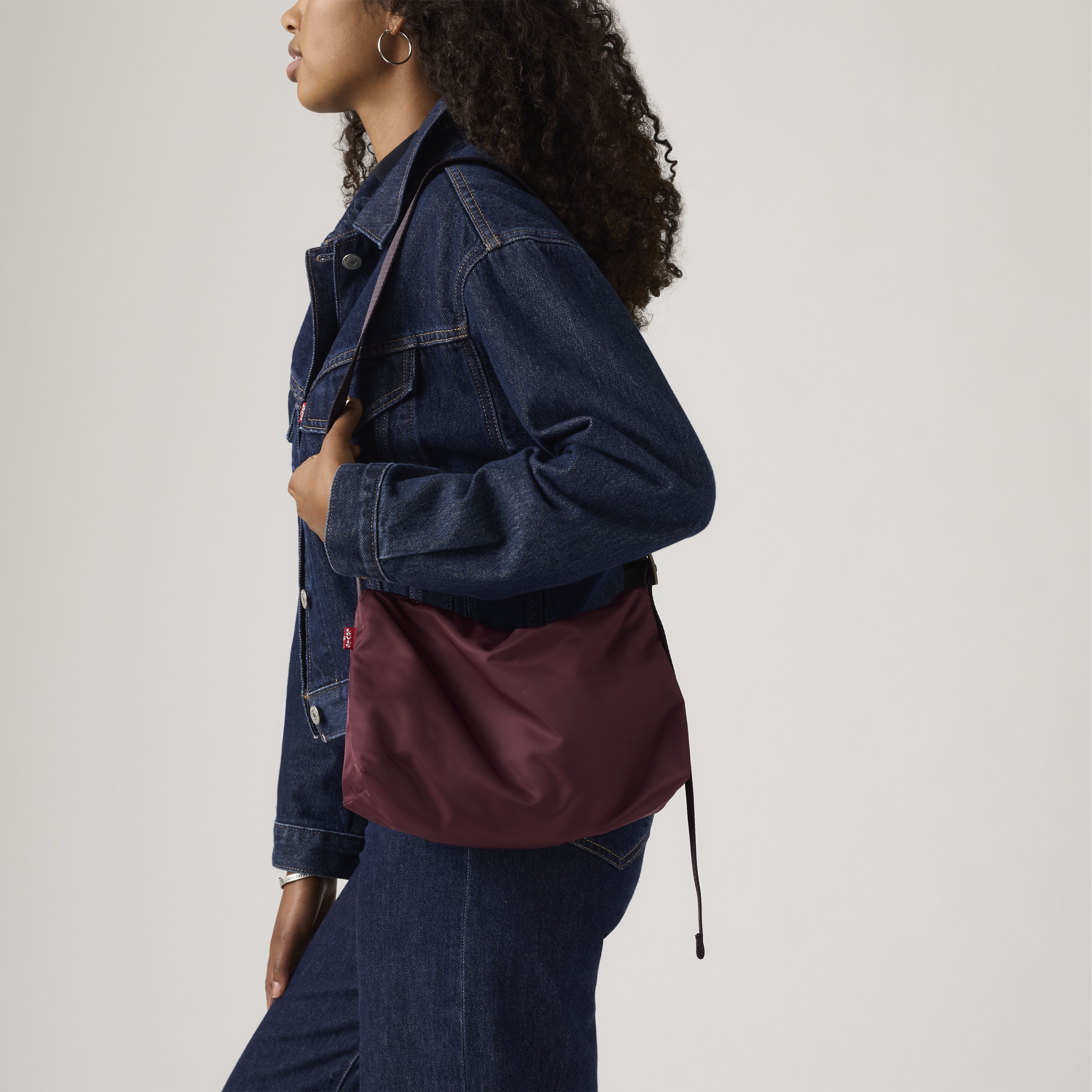 Levi's® Ali liten axelremsväska 1