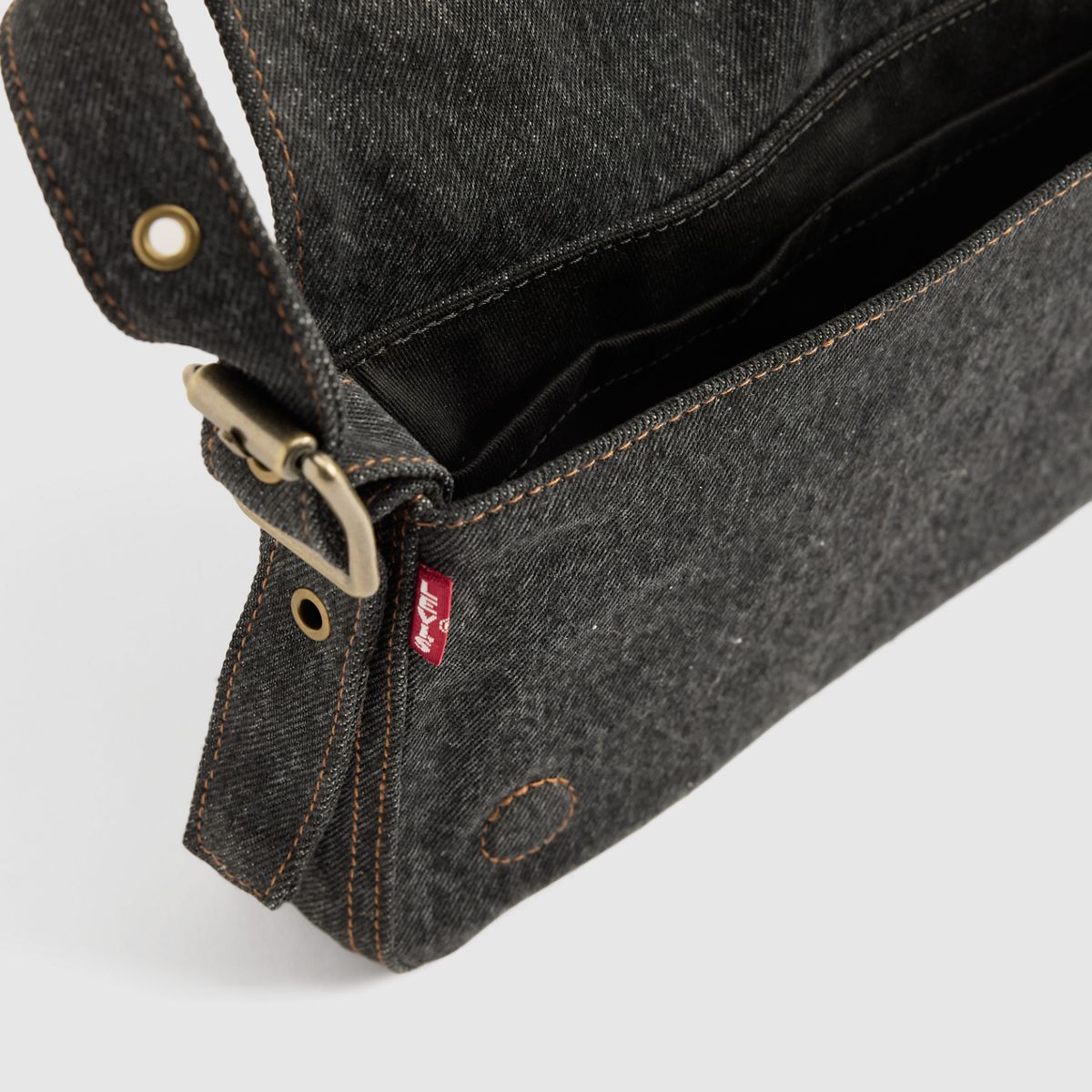 Brannan Shoulder Bag — Black Dark Wash - Black