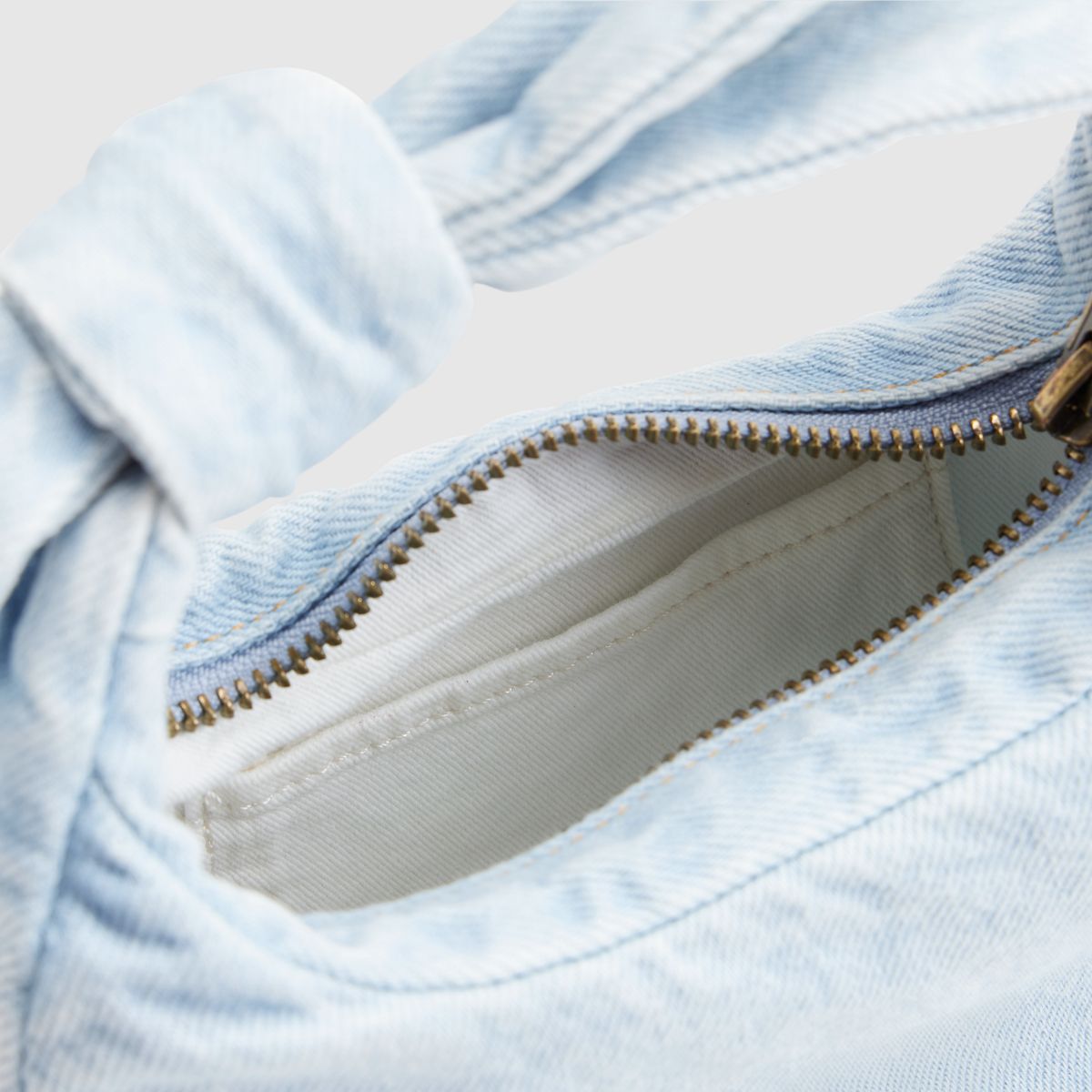 Baby Brooklyn Knot Bag — Clouds - Light Wash
