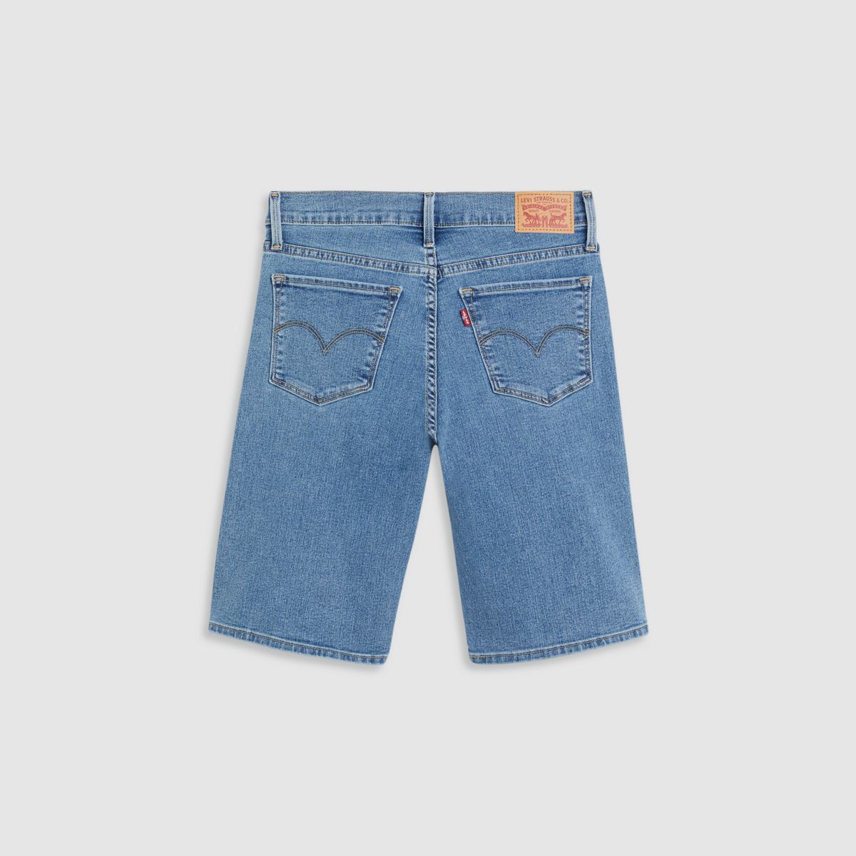 Shaping Bermuda Women's Shorts — Camp Denim Short - Medium Wash