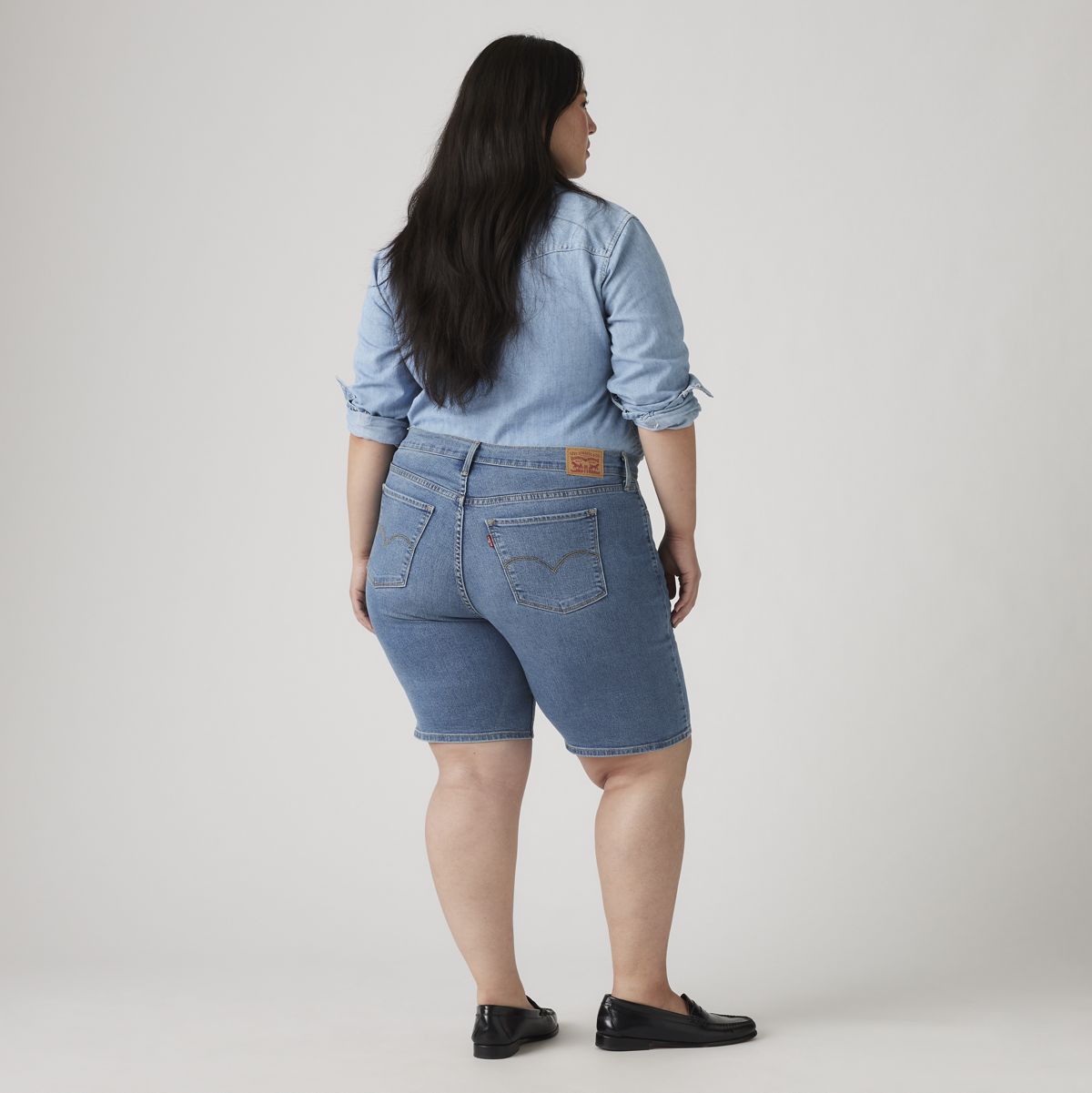 Shaping Bermuda Women's Shorts (Plus Size) — Camp Denim Short Plu - Medium Wash