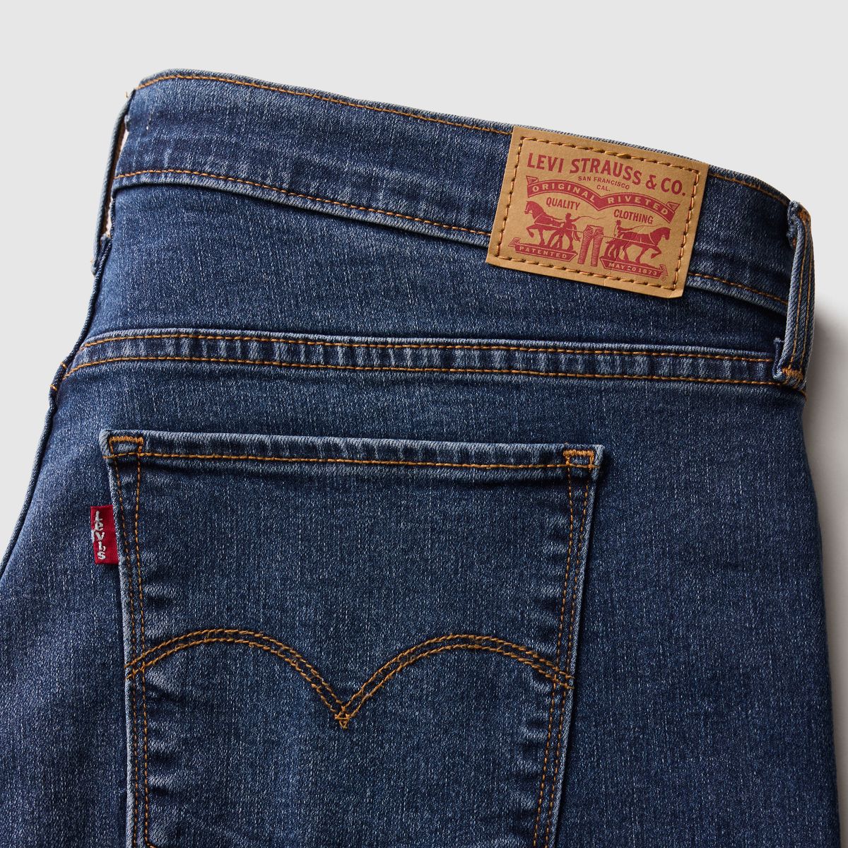 Shaping Bermuda Shorts (Plus Size) — Clever Girl Short Plus - Dark Wash