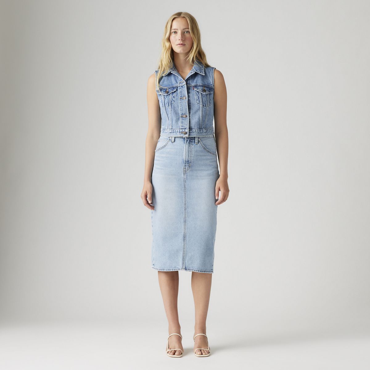 High Rise Slit Skirt — Riveting Clean Hem - Light Wash
