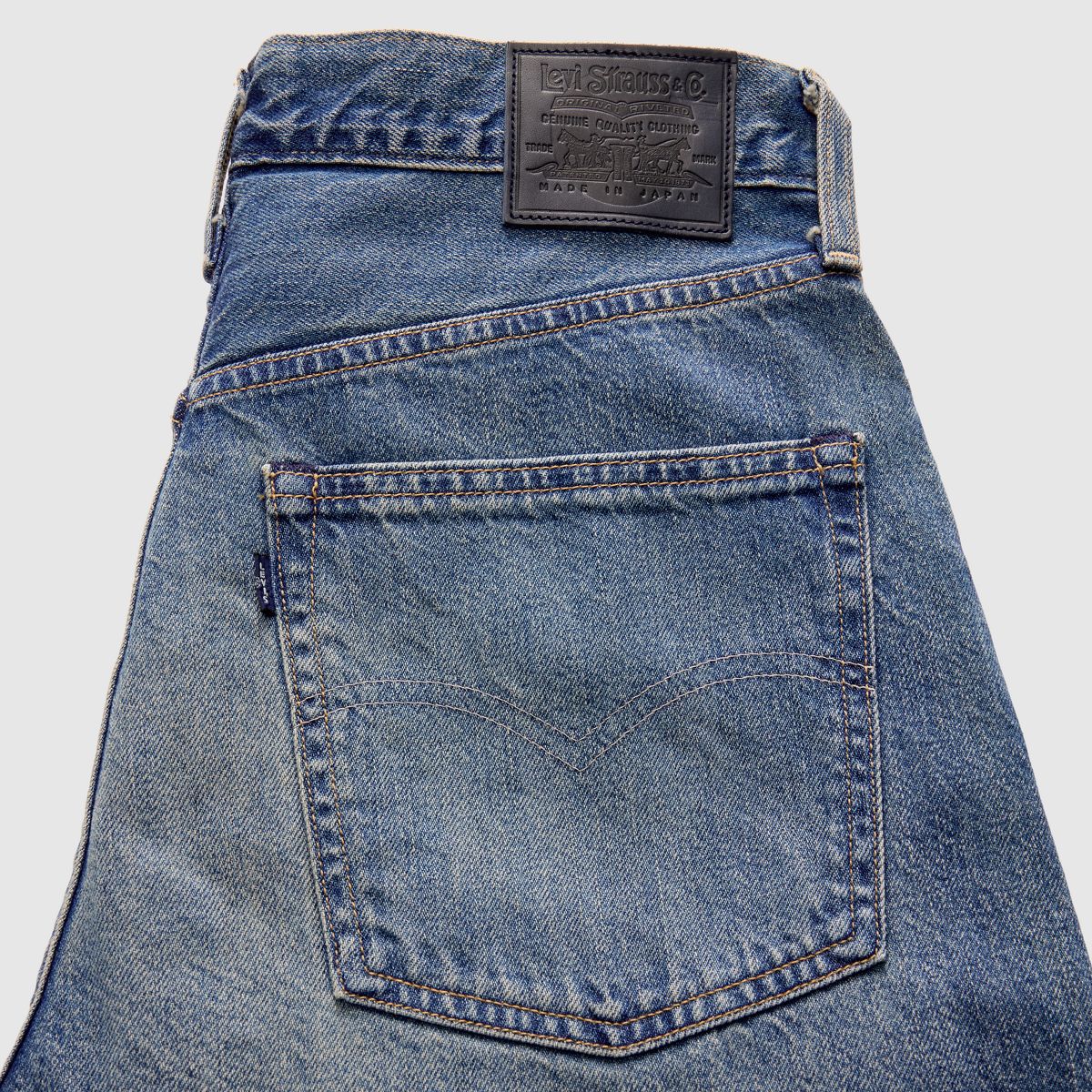 Women's Drop Barrel Jeans — Hinny Made in Japan - Medium Wash