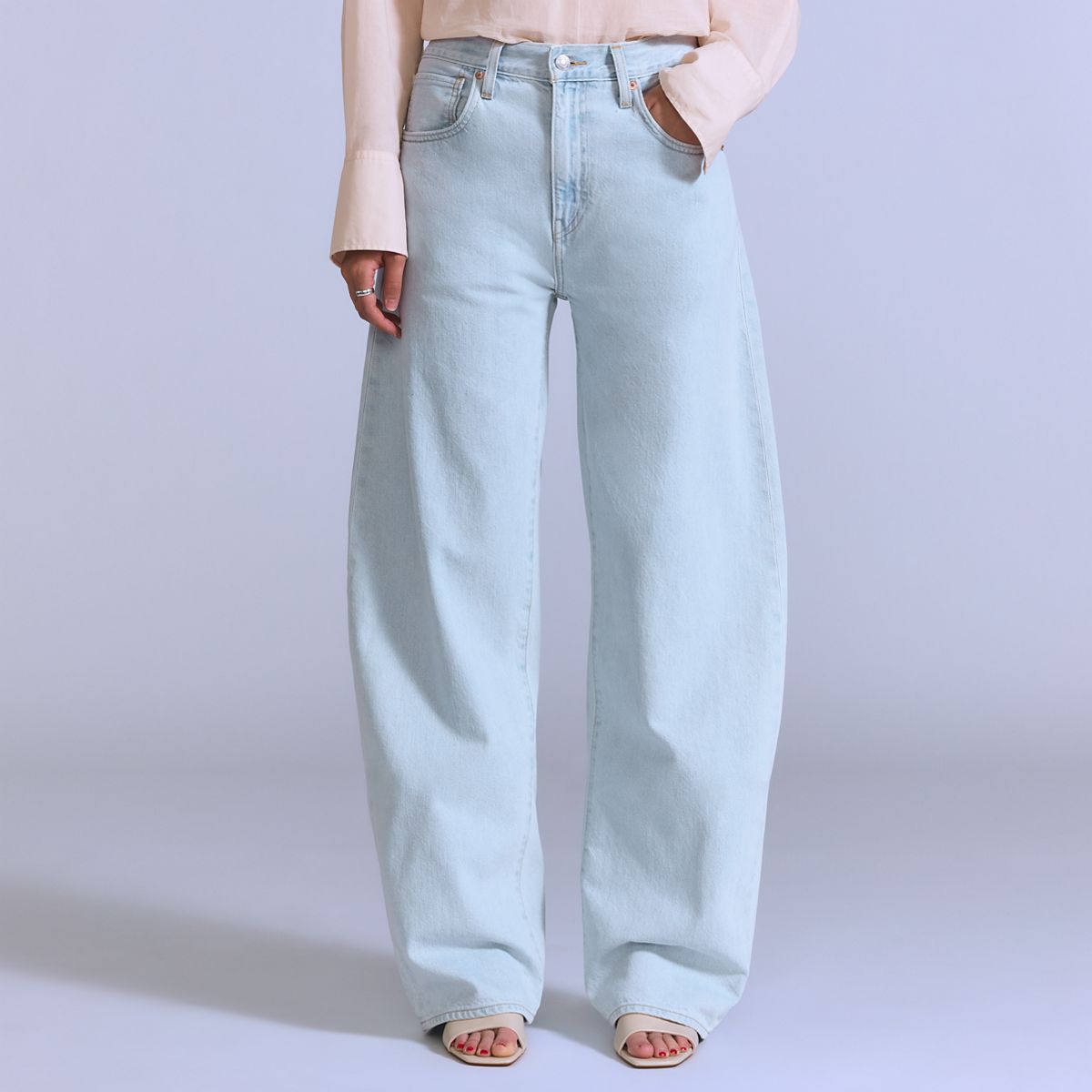Women's Drop Barrel Jeans — Icy Barrel - Light Wash