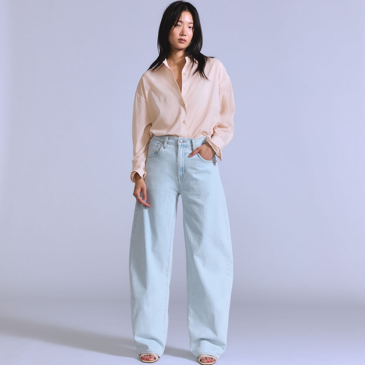 Women's Drop Barrel Jeans — Icy Barrel - Light Wash