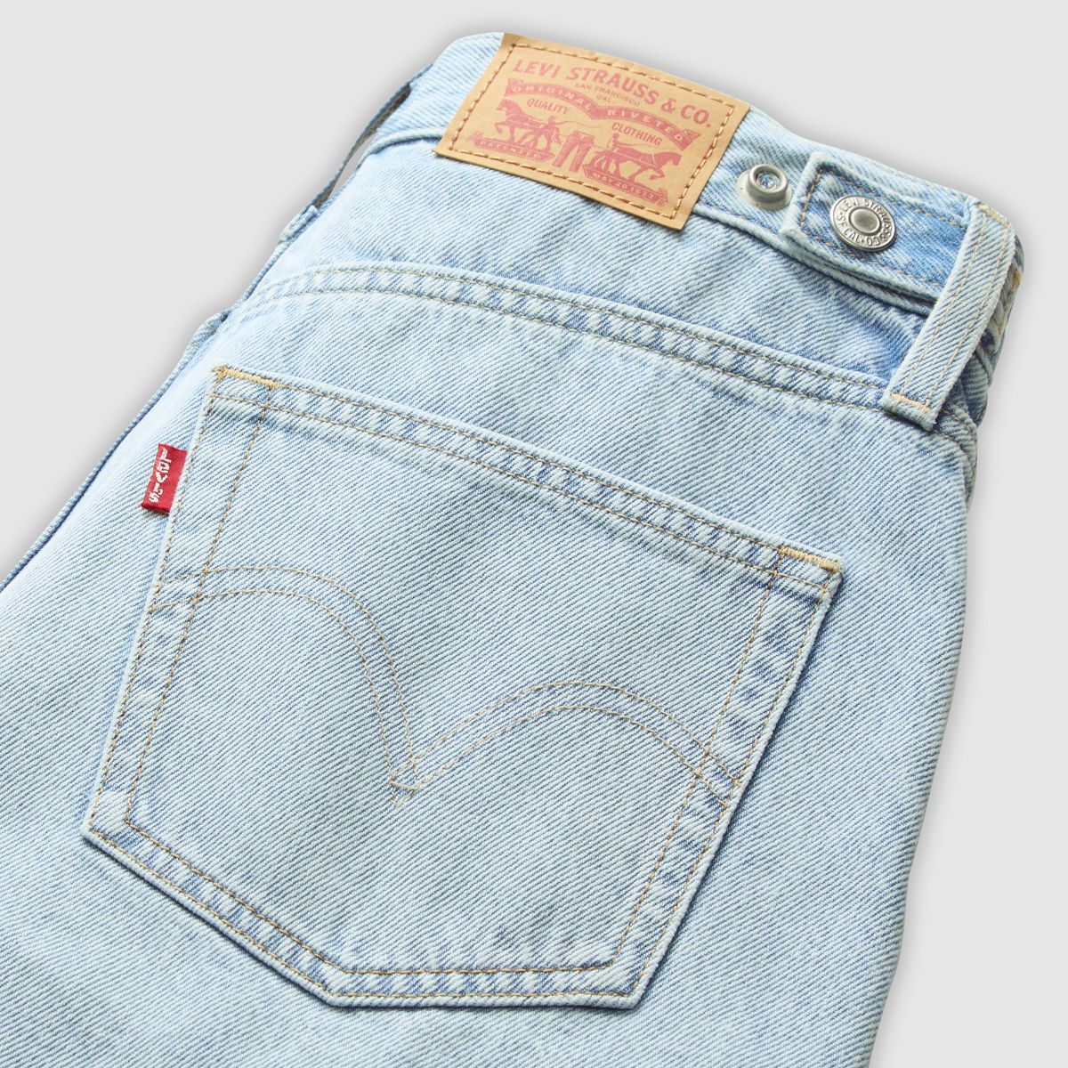 Cinch Mid-Thigh Lightweight Women's Shorts — Abraided Art Short - Light Wash