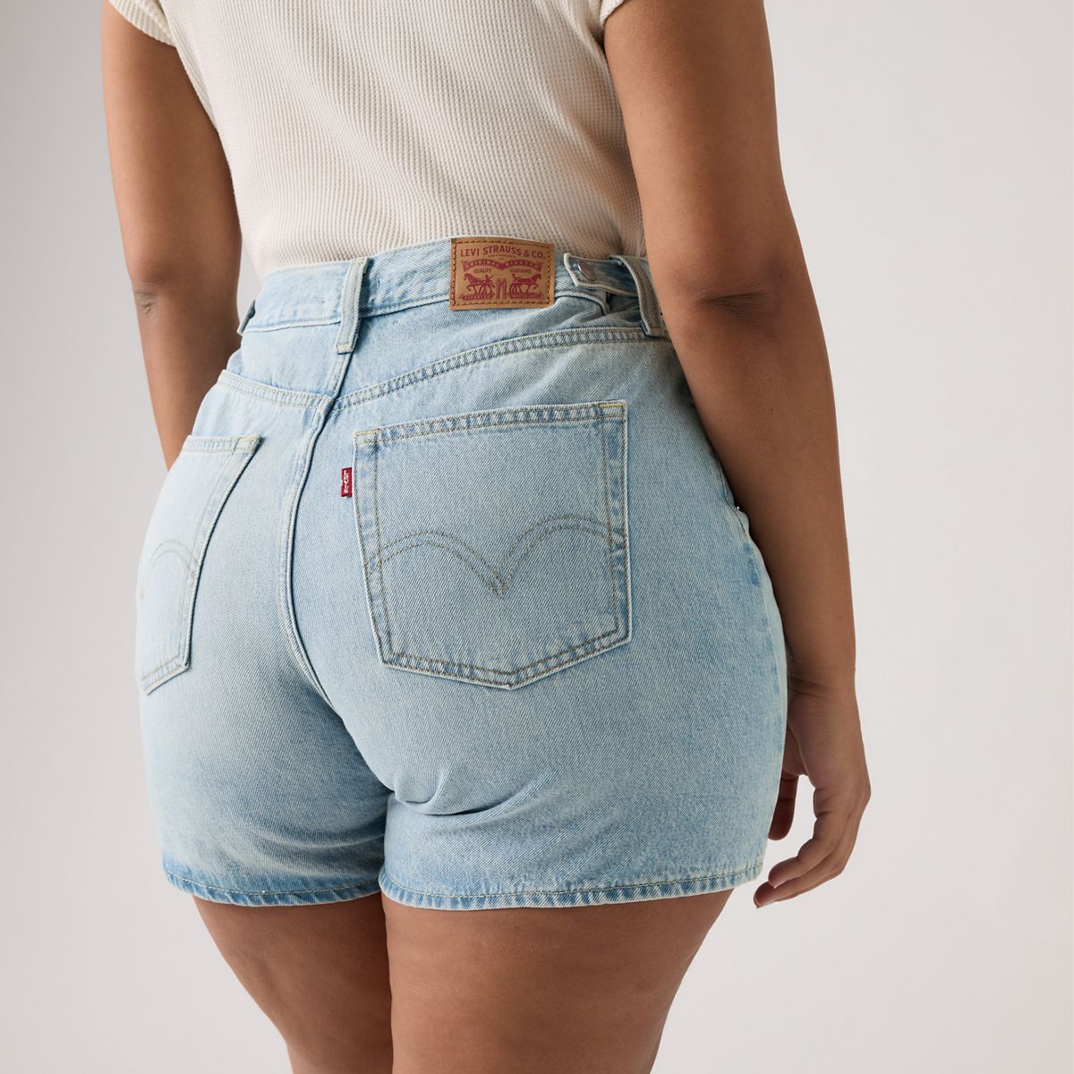 Cinch Mid-Thigh Lightweight Women's Shorts — Abraided Art Short - Light Wash