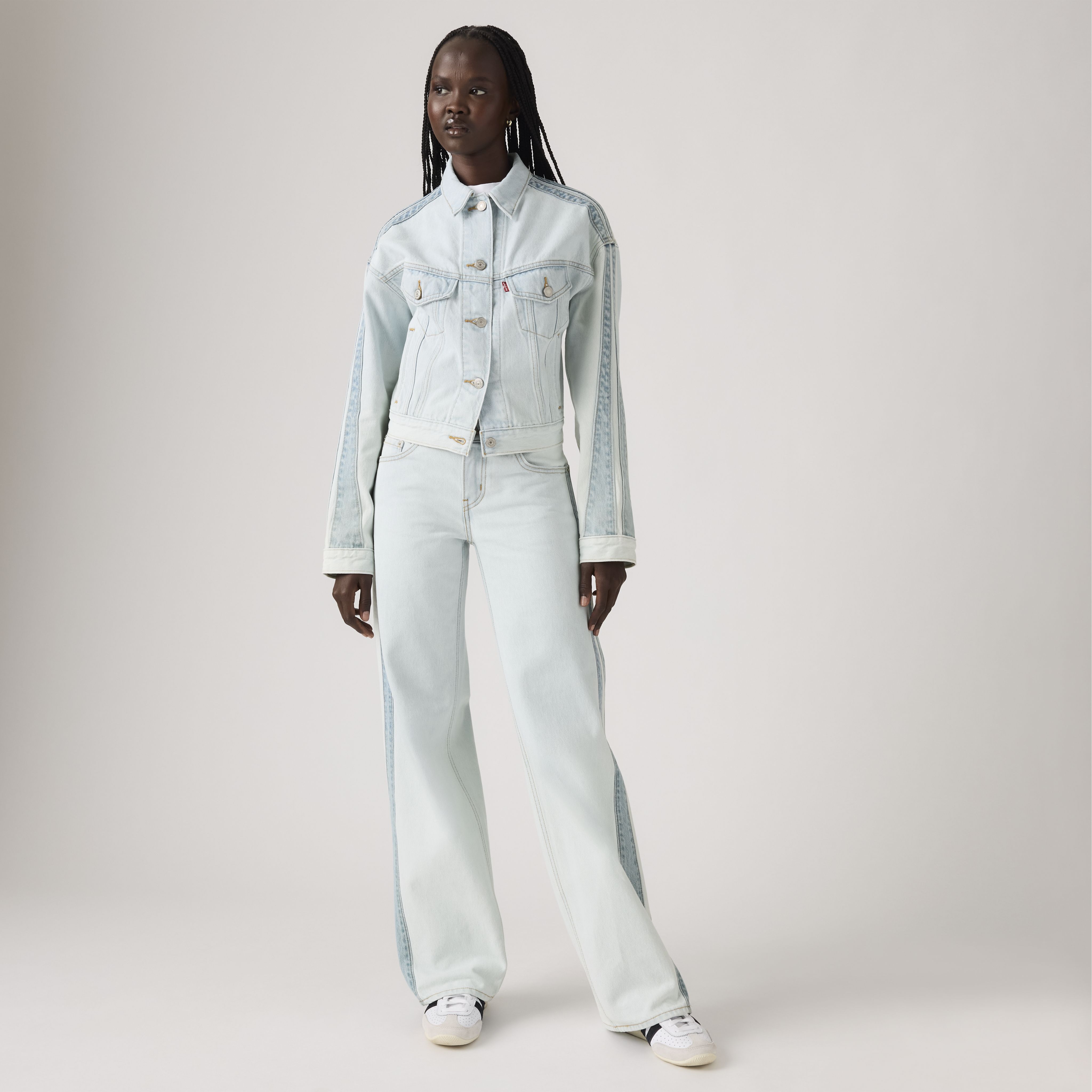 Jeans loose con strisce a vita molto bassa 1