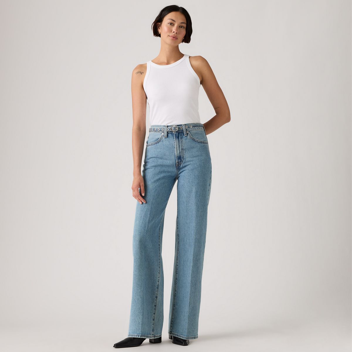Ribcage Wide-Leg Belted Women's Jeans — Multiple Options - Medium Wash