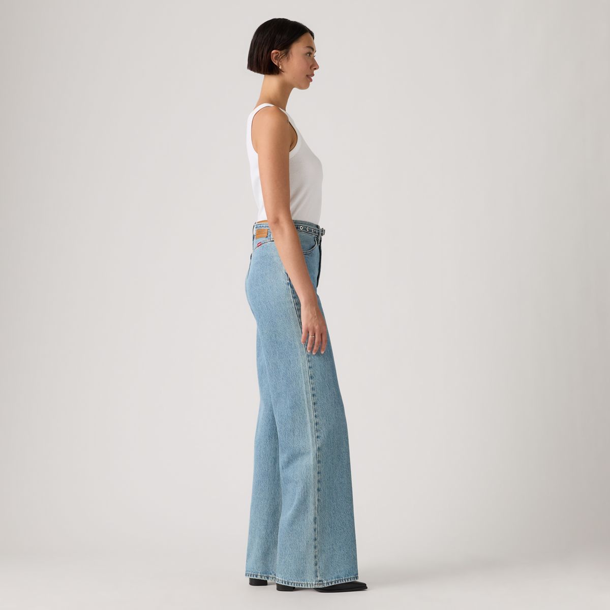 Ribcage Wide-Leg Belted Women's Jeans — Multiple Options - Medium Wash