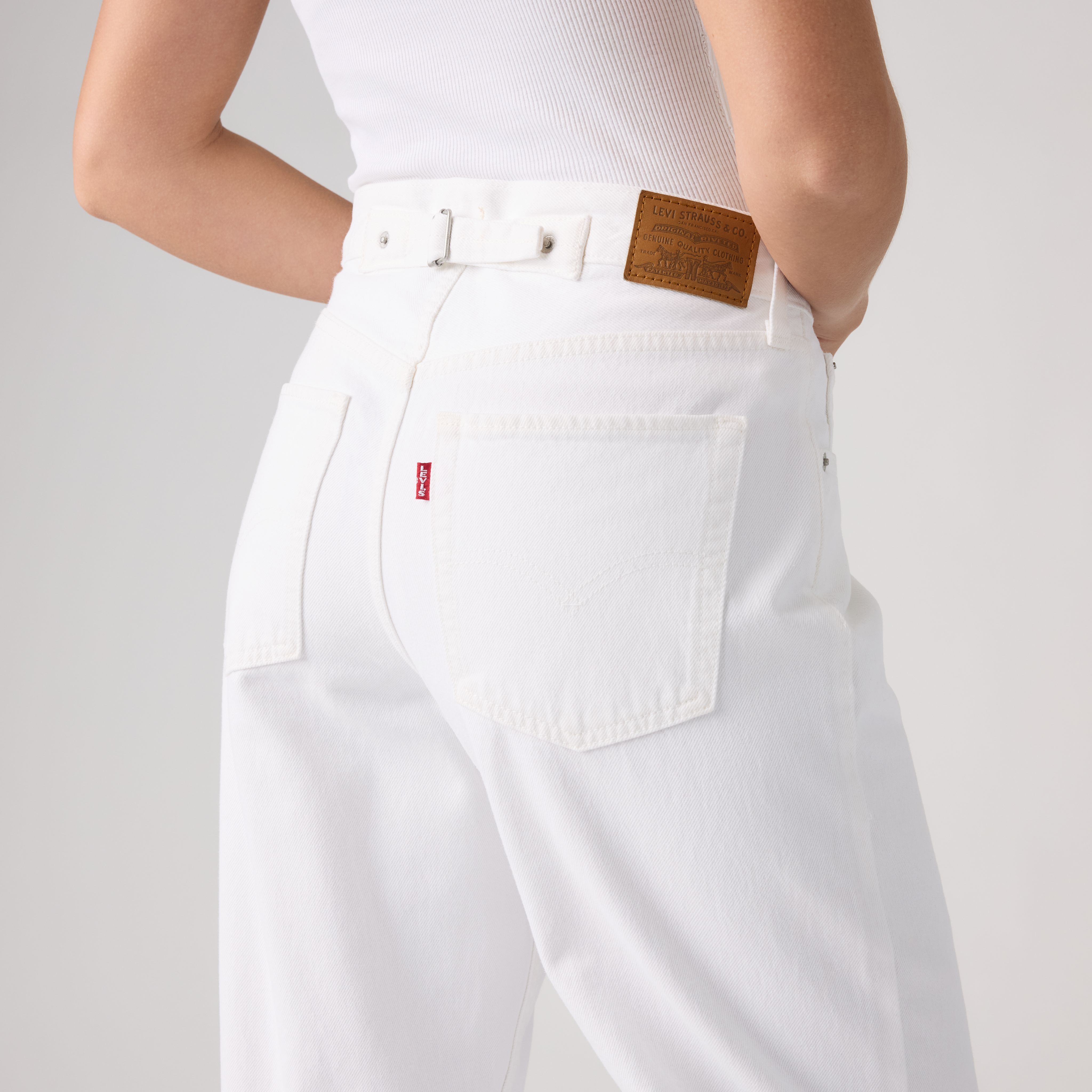 Loose Taper Jeans 3