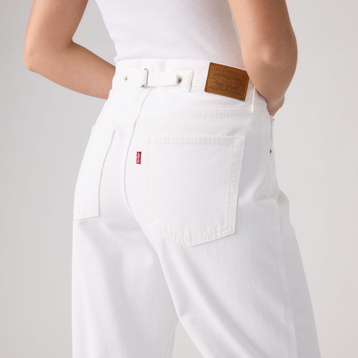 Loose Taper Women's Jeans — Tooth Fairy - White