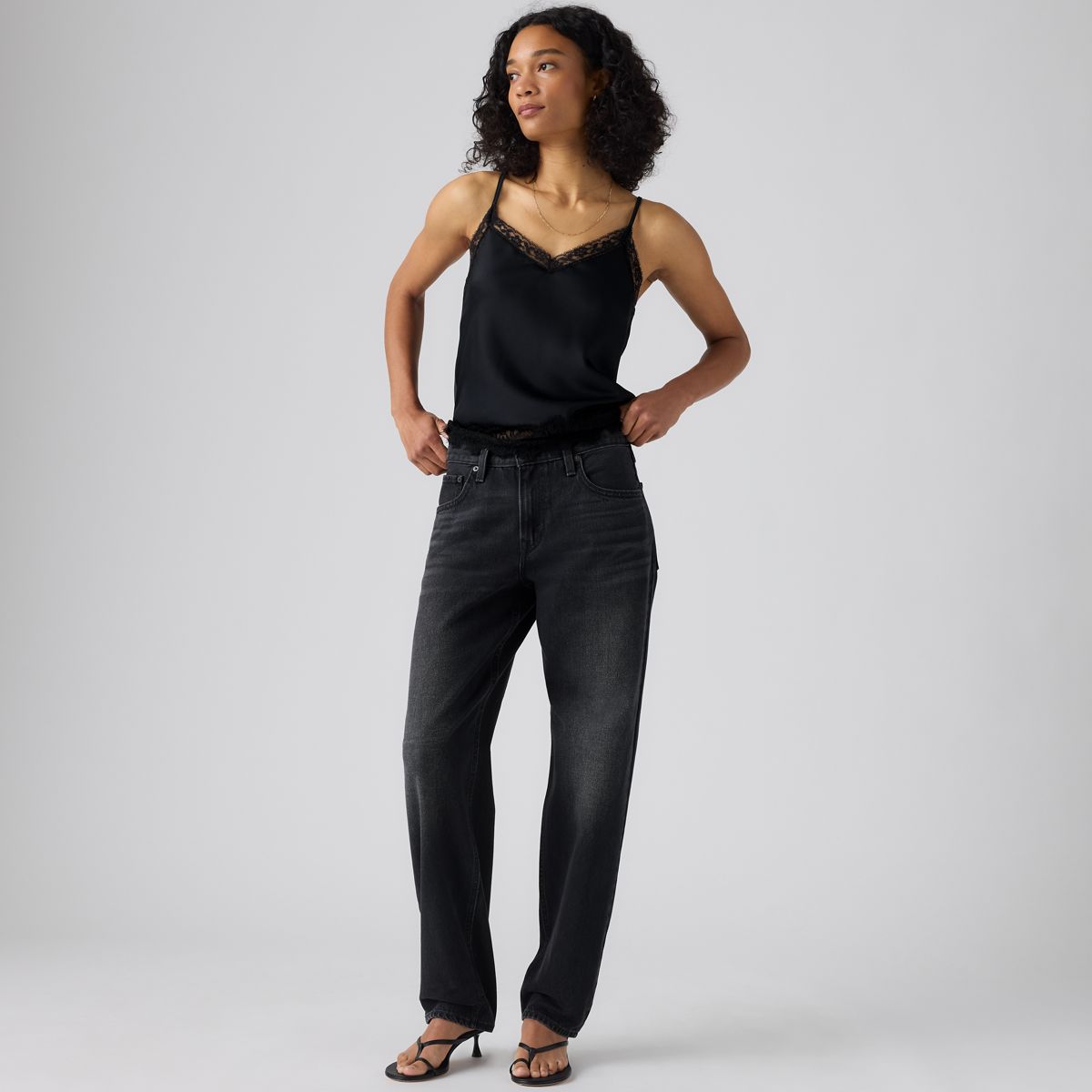 Loose Taper Women's Jeans — Filtered Face - Black
