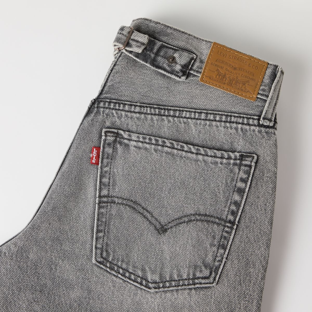 Loose Taper Women's Jeans — Talk Now - Medium Wash